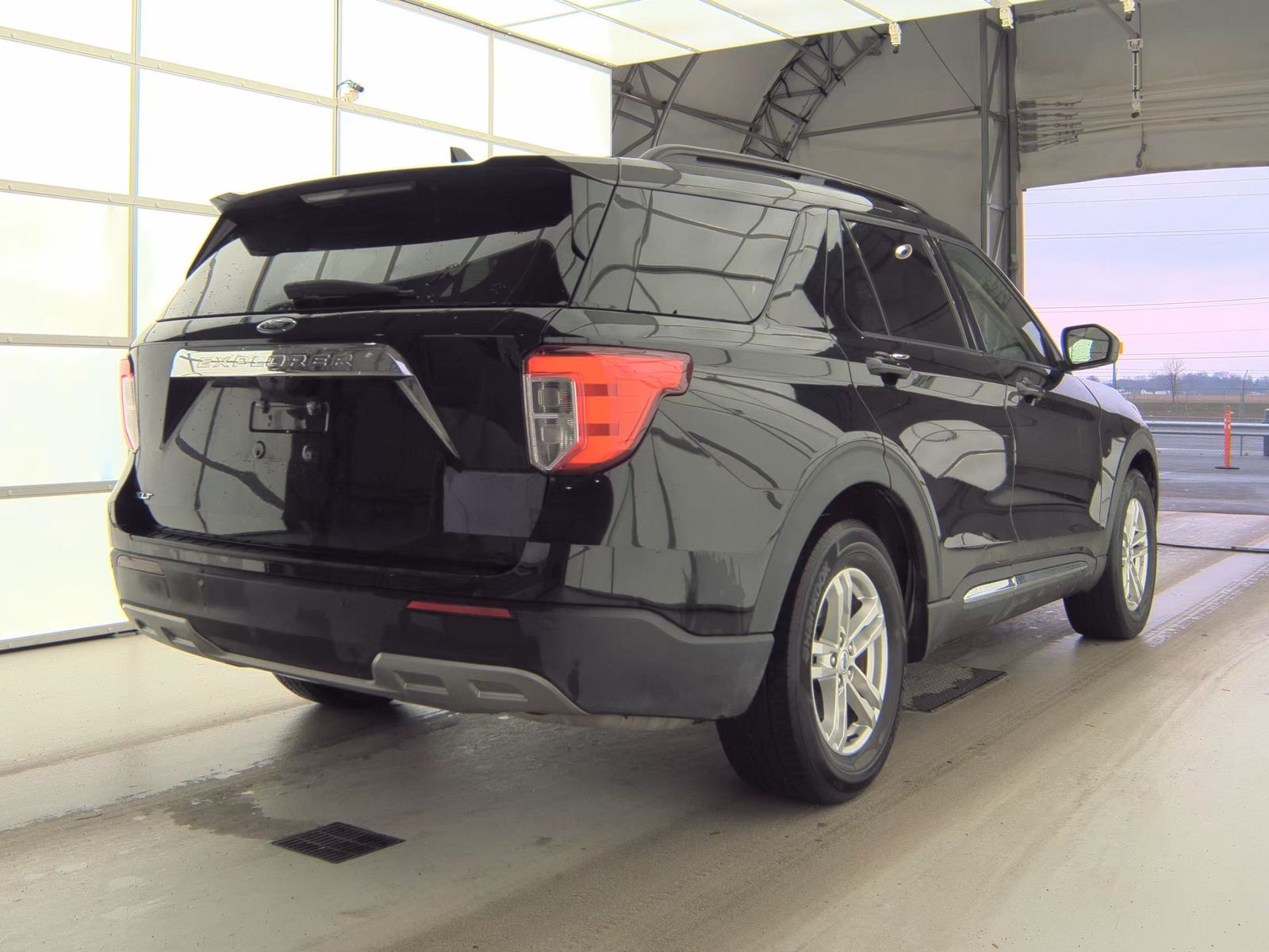 2023 Ford Explorer XLT RWD