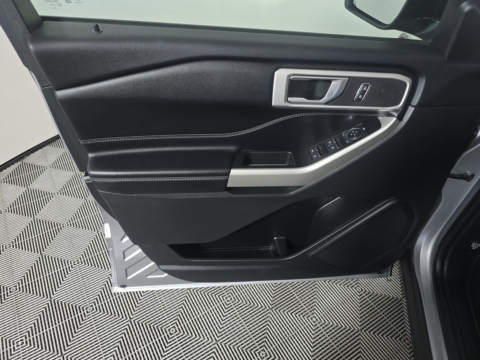 2022 Ford Explorer XLT AWD