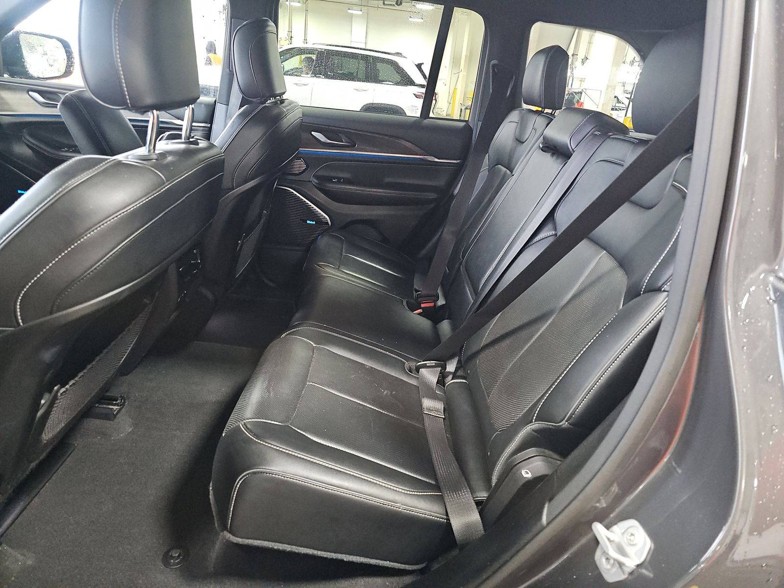 2022 Jeep Grand Cherokee Overland AWD