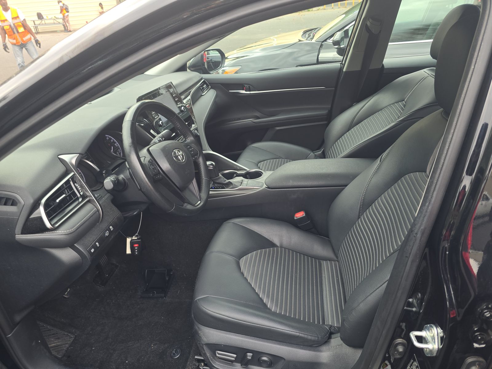 2024 Toyota Camry SE FWD