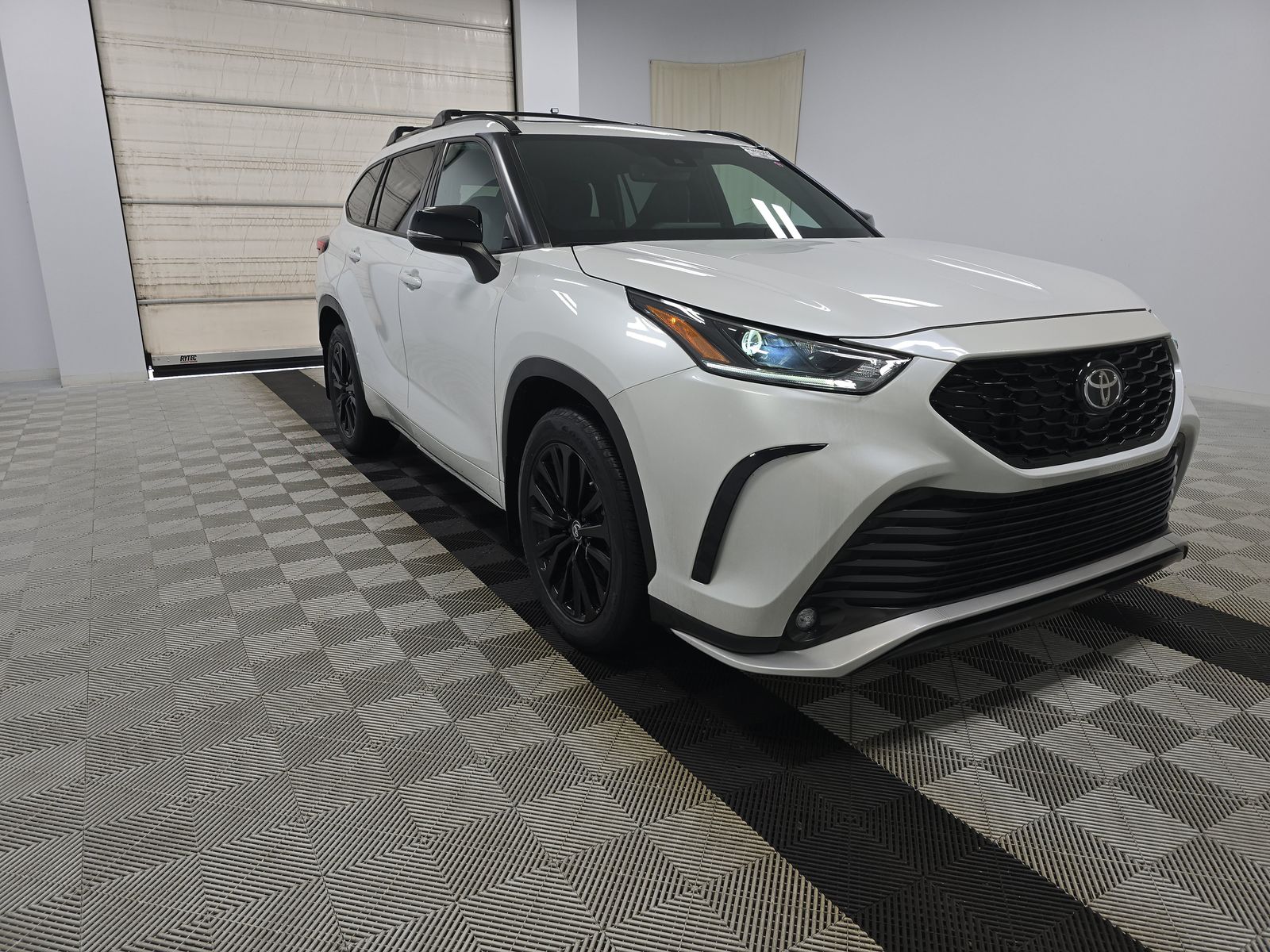 2023 Toyota Highlander XSE AWD