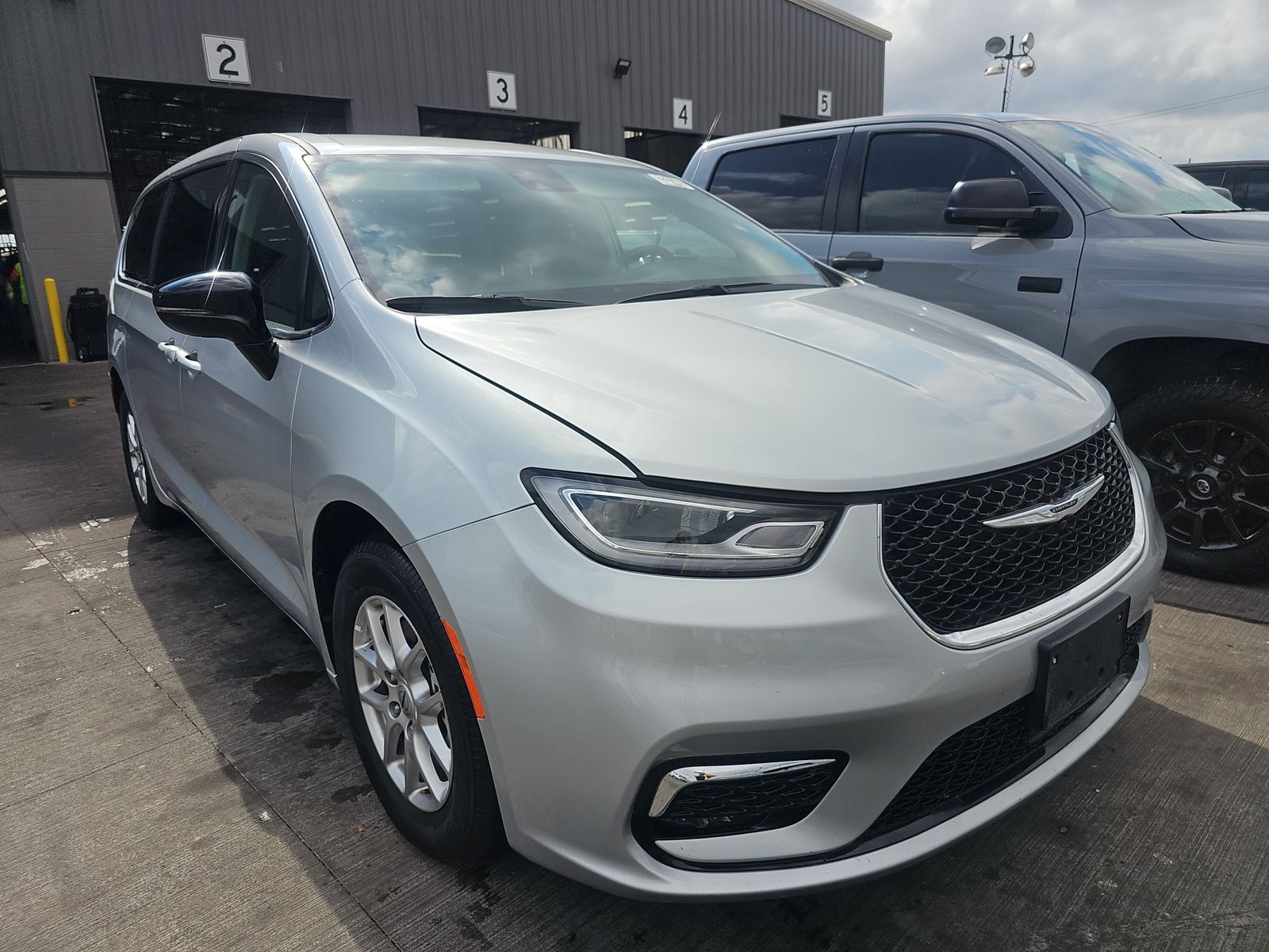 2024 Chrysler Pacifica Touring L FWD
