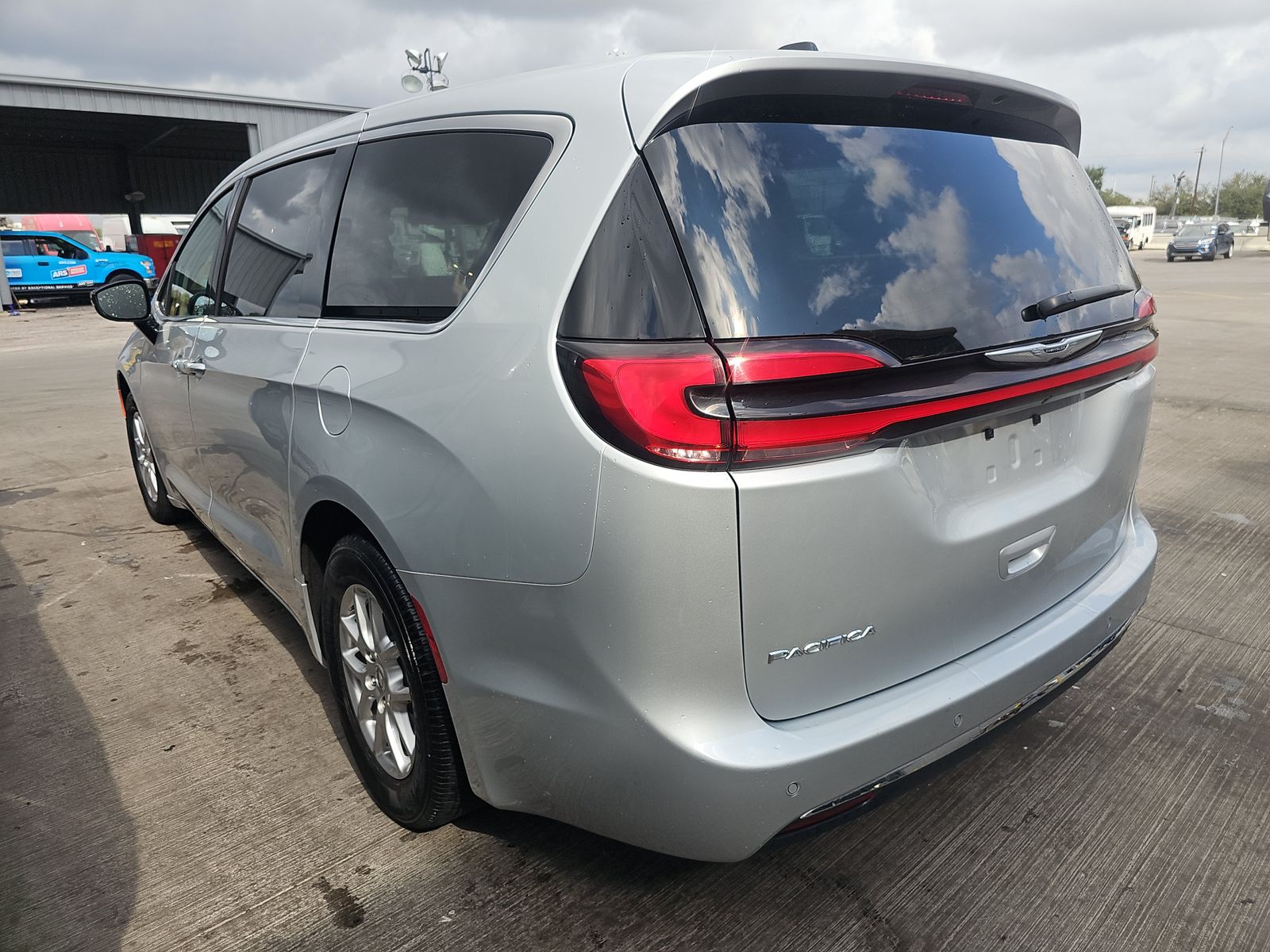 2024 Chrysler Pacifica Touring L FWD