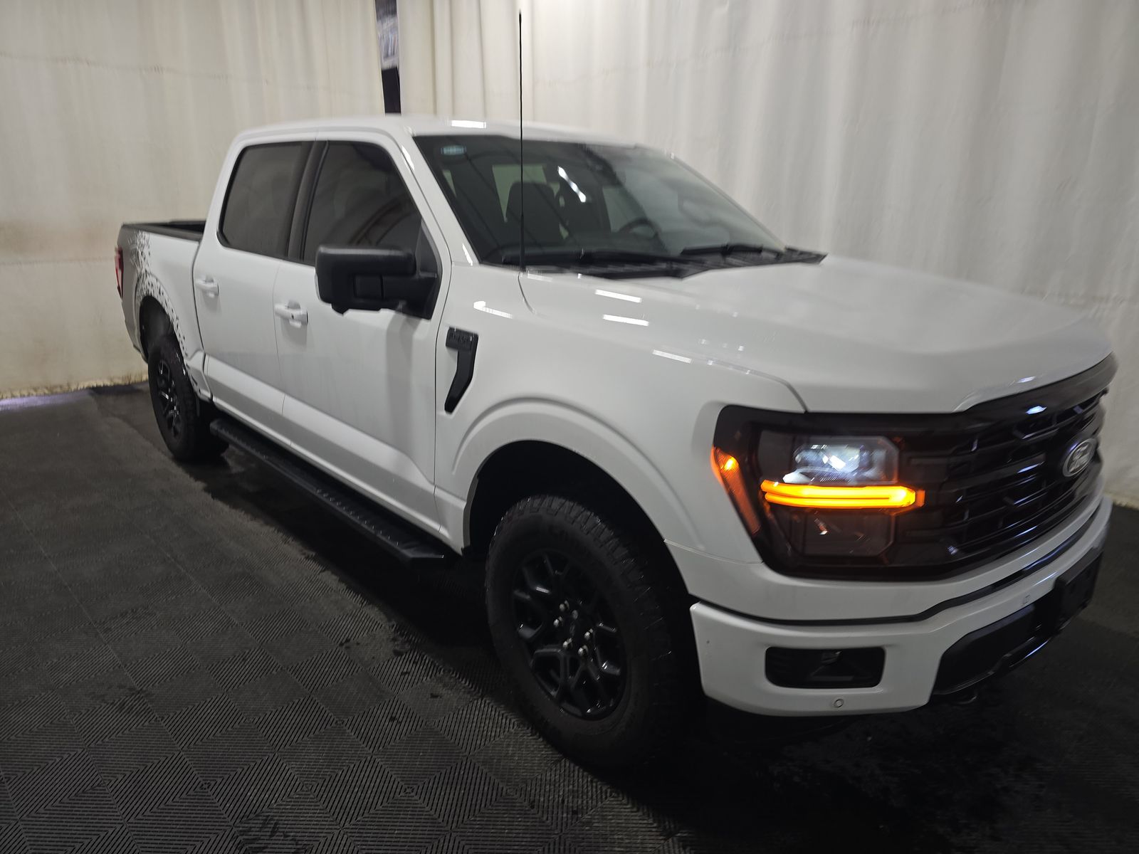 2024 Ford F-150 XLT AWD