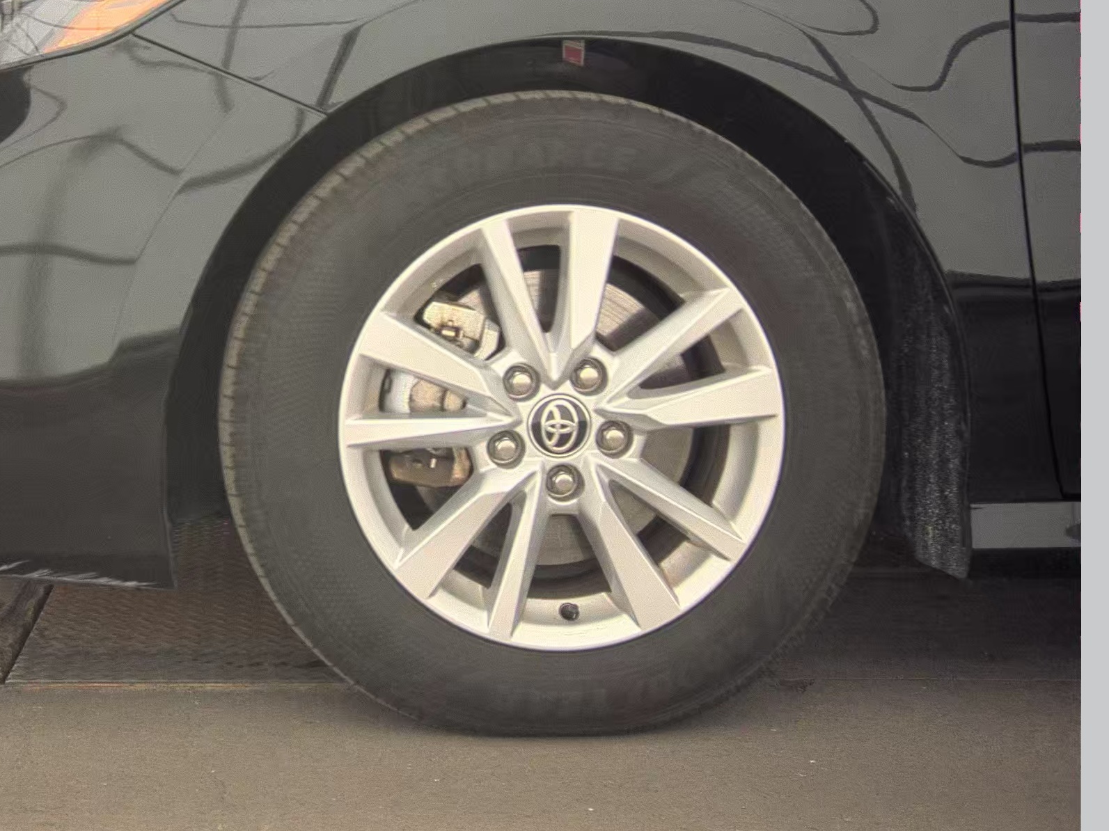 2025 Toyota Camry LE FWD