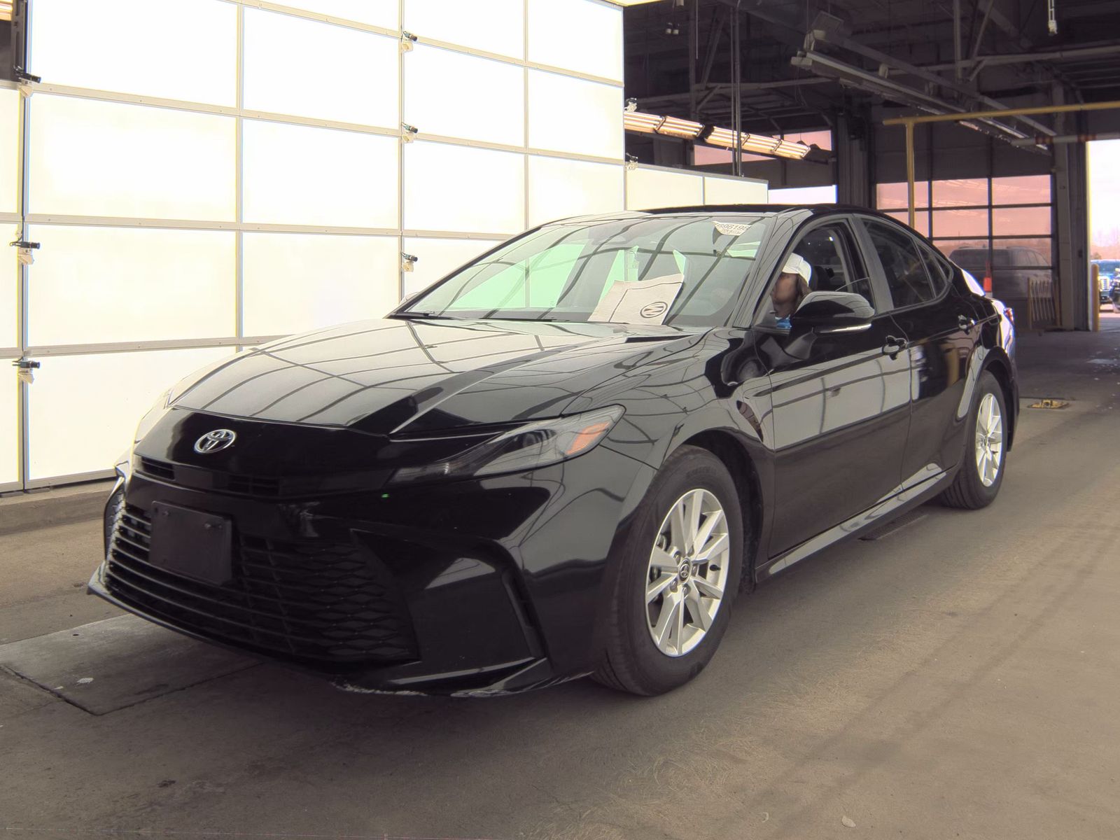 2025 Toyota Camry LE FWD