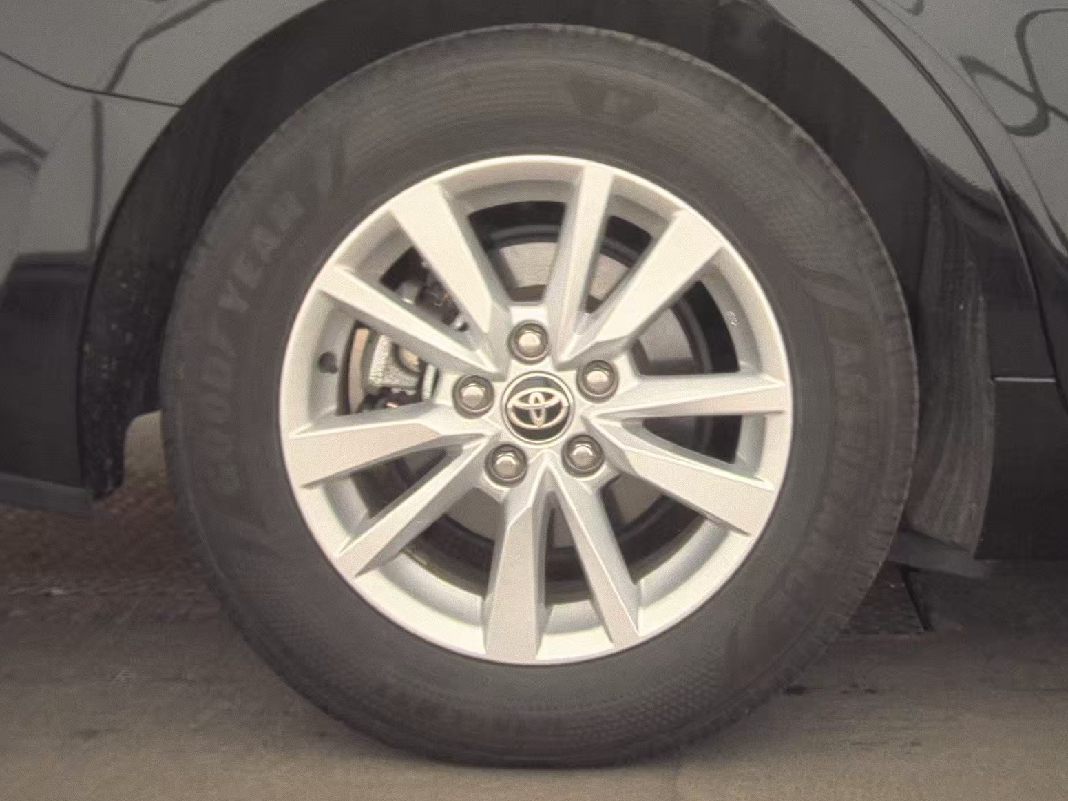 2025 Toyota Camry LE FWD