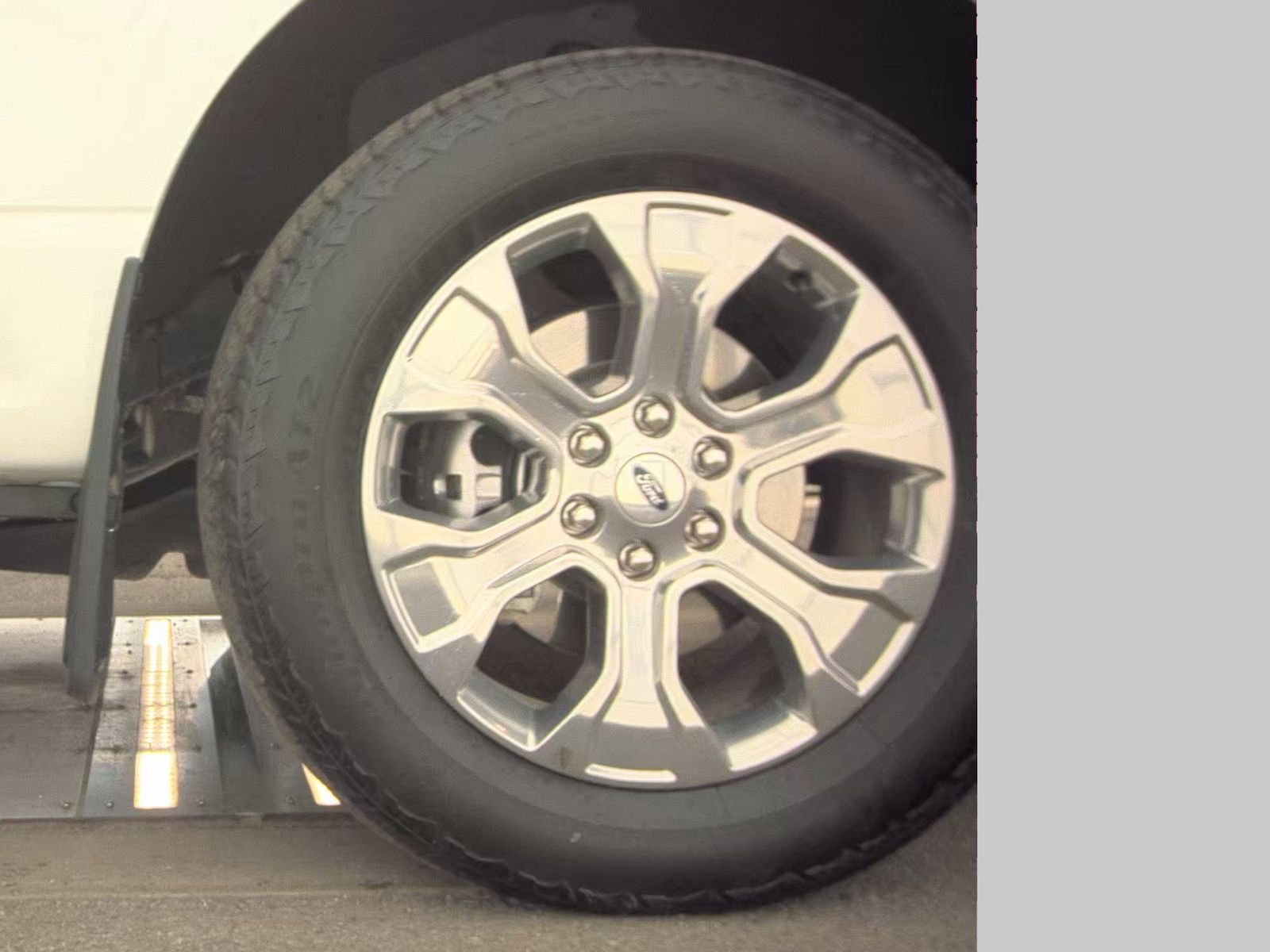 2022 Ford F-150 Hybrid Platinum AWD