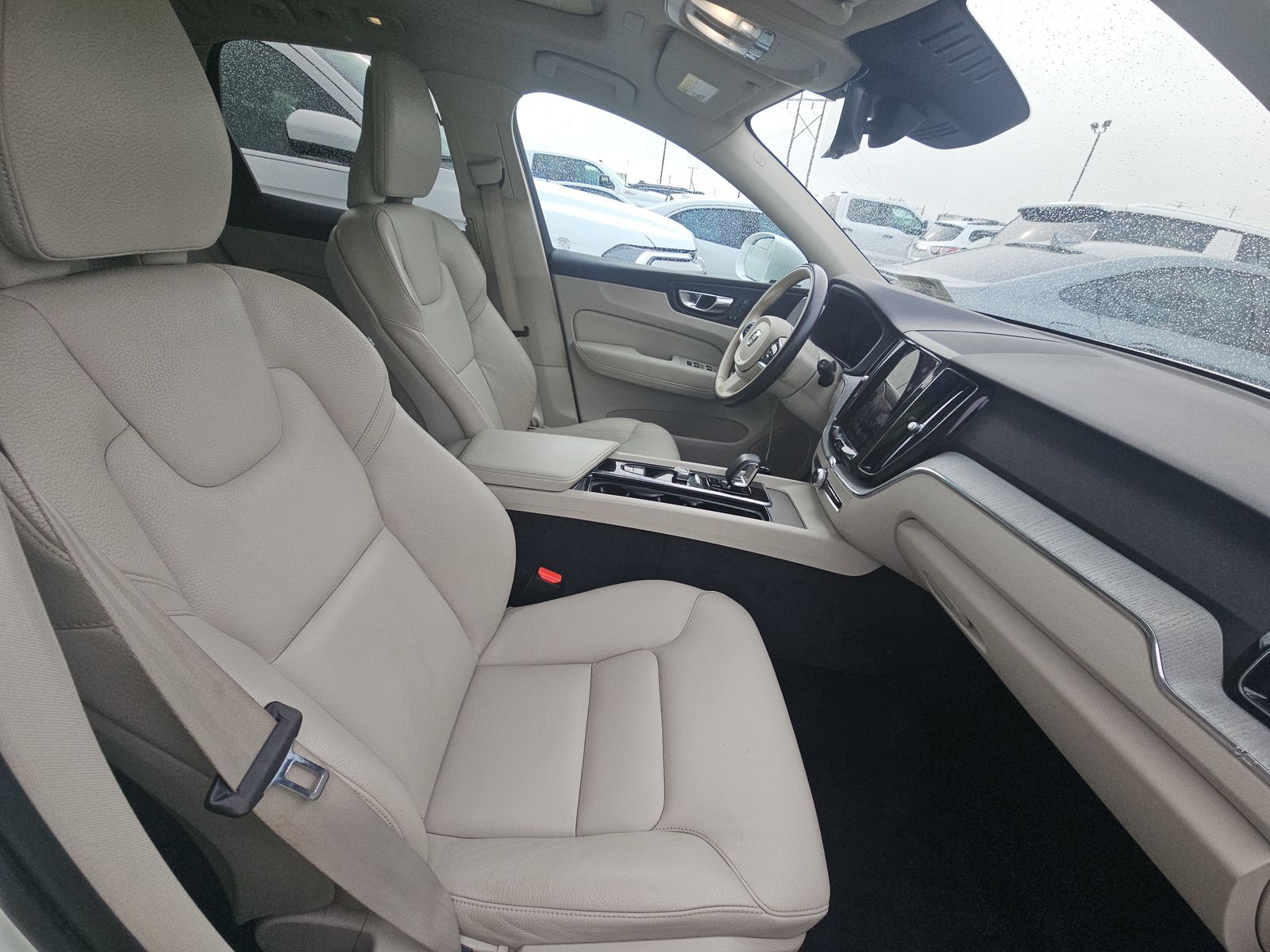 2023 Volvo XC60 B5 Plus AWD