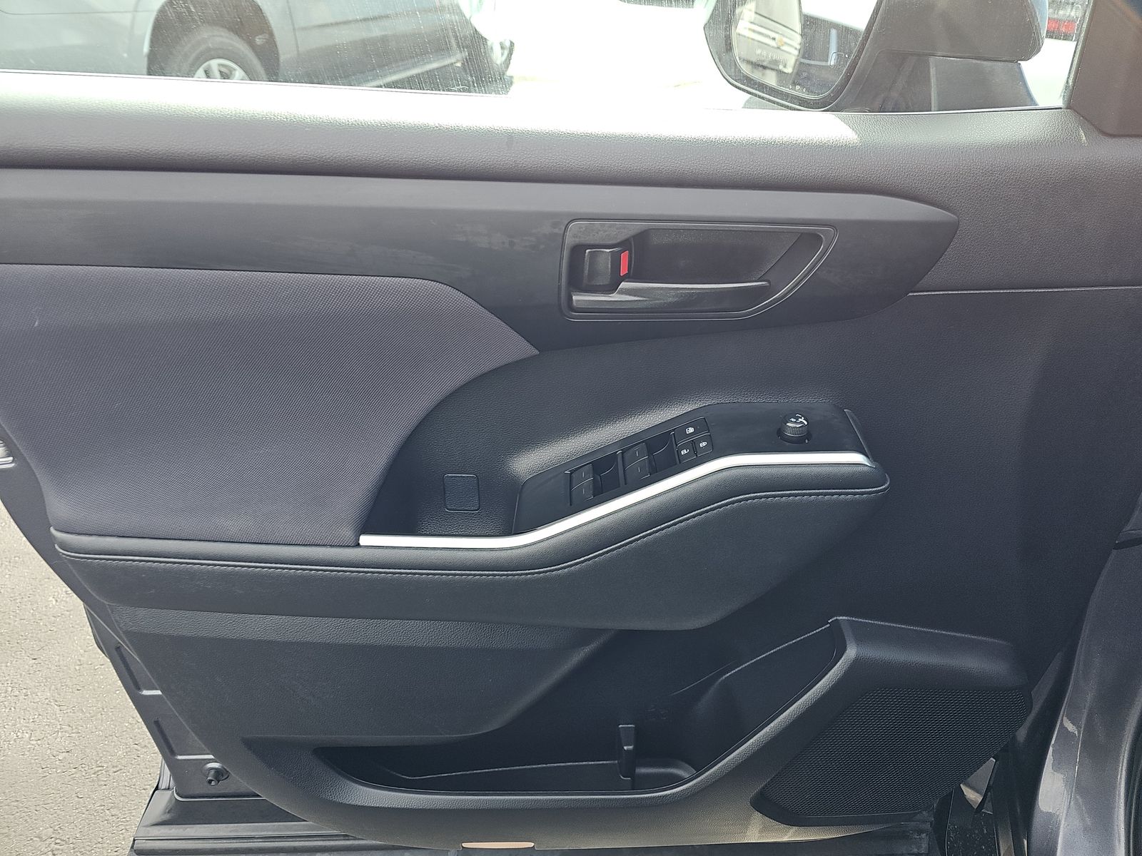 2023 Toyota Highlander L FWD