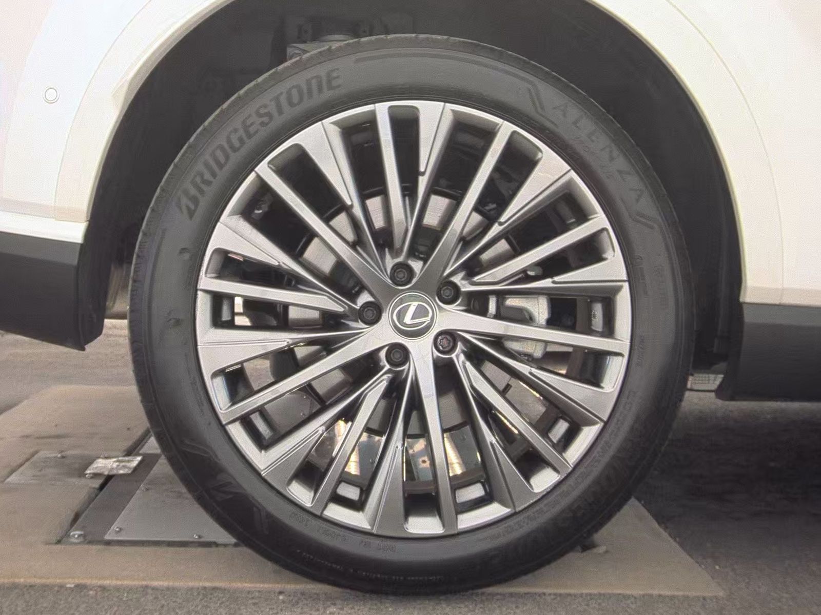 2025 Lexus RX 450h+ Luxury AWD