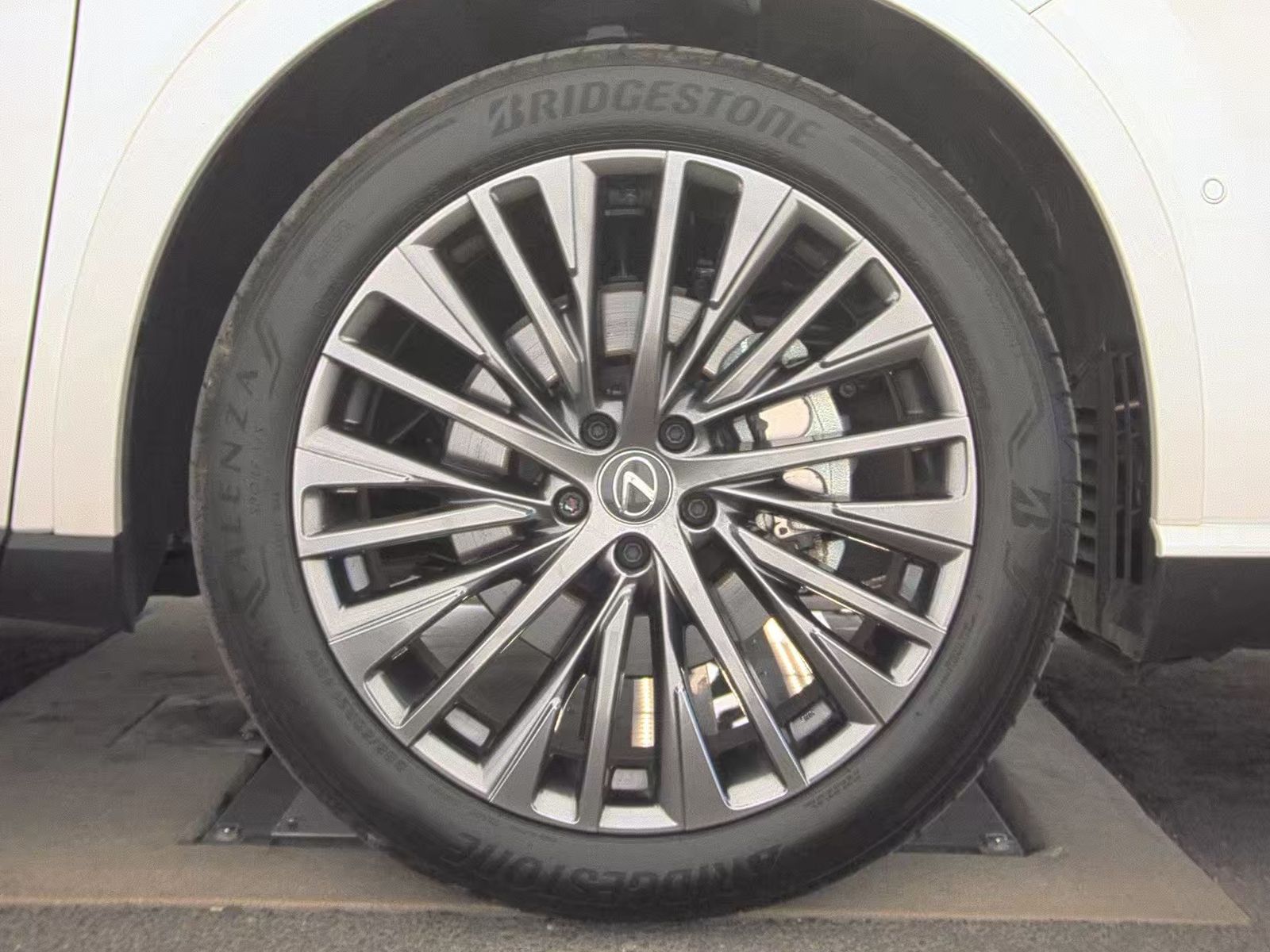 2025 Lexus RX 450h+ Luxury AWD