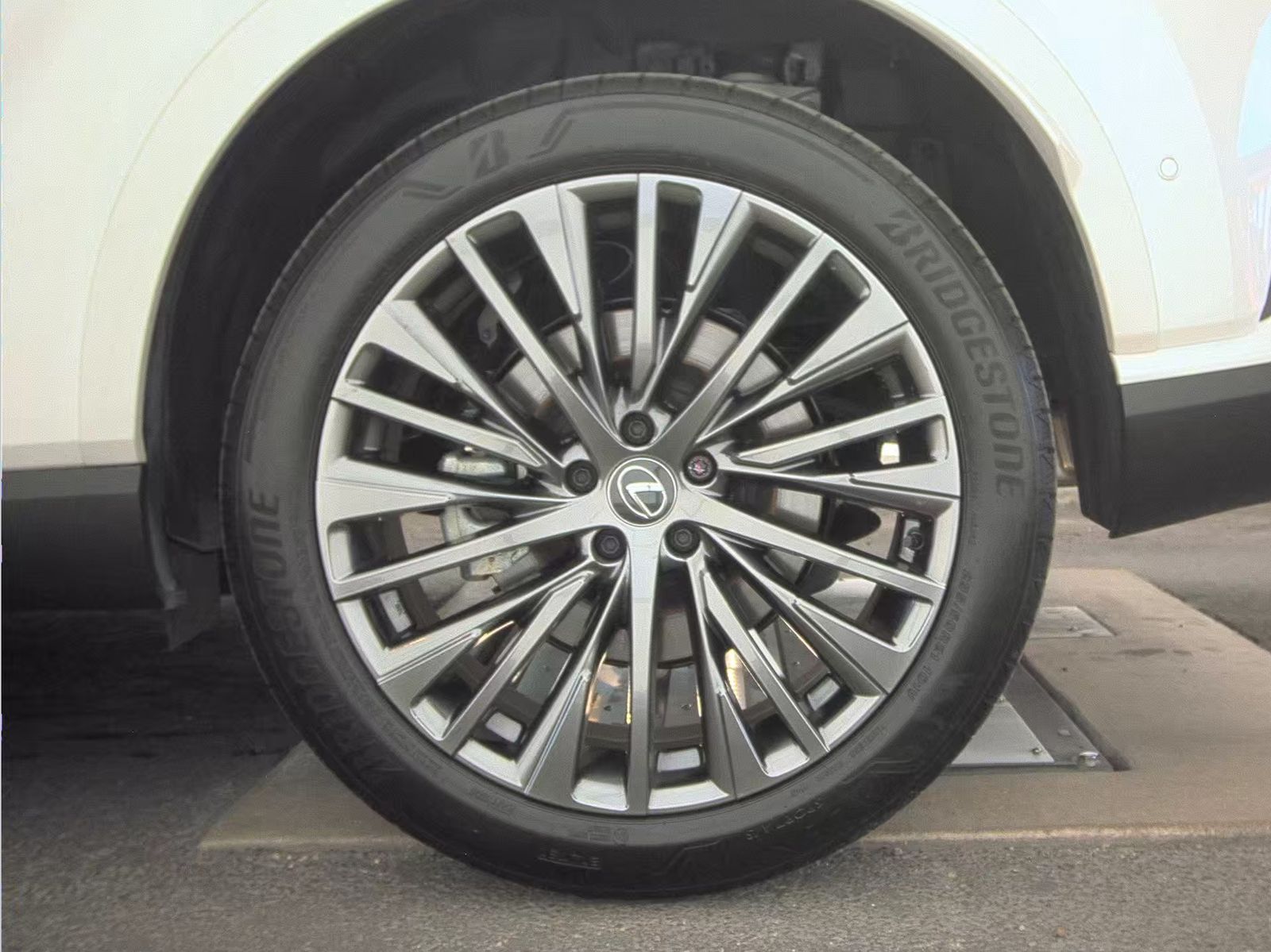 2025 Lexus RX 450h+ Luxury AWD