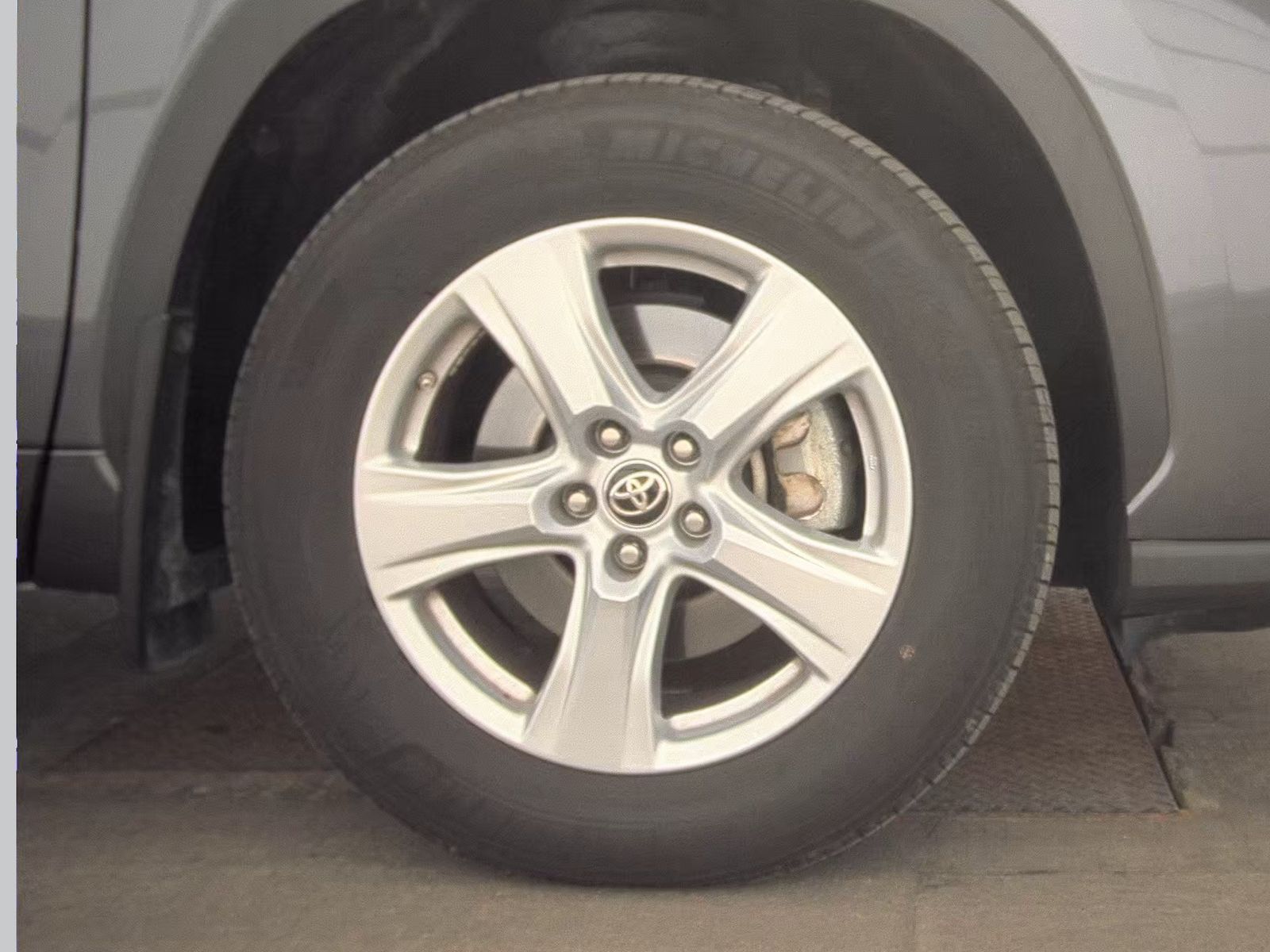 2024 Toyota Highlander LE AWD