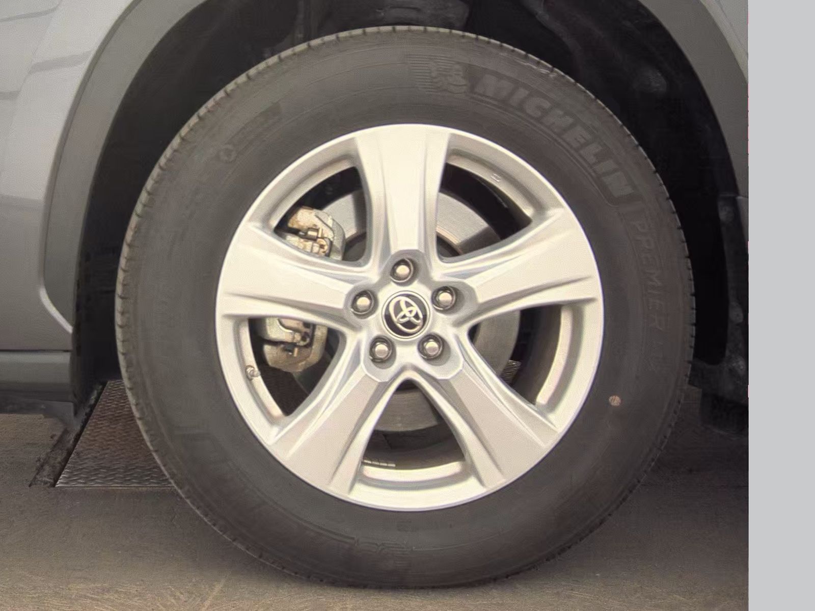 2024 Toyota Highlander LE AWD