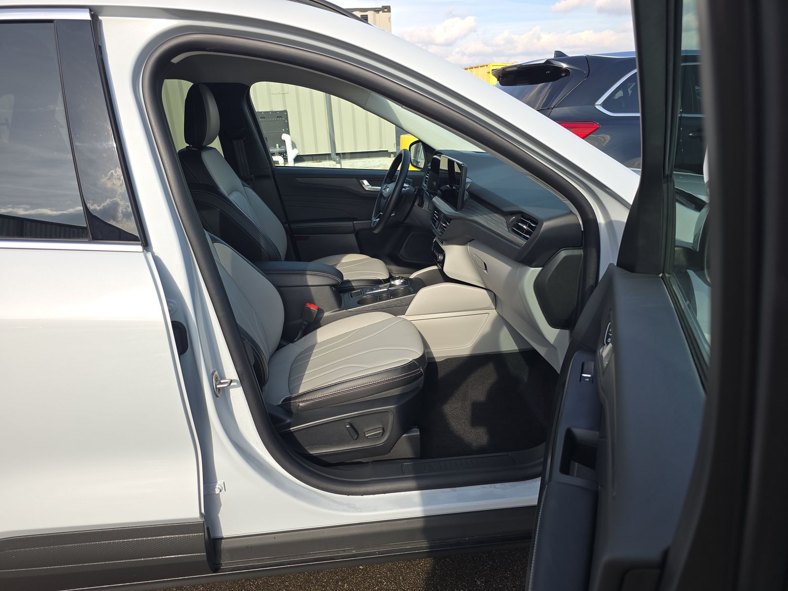 2025 Ford Escape Hybrid Platinum FWD