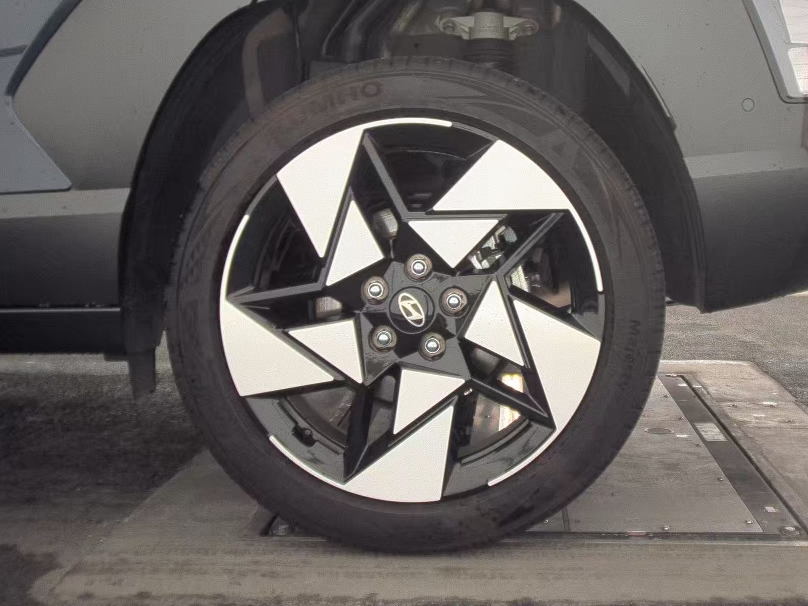 2024 Hyundai Kona Limited AWD