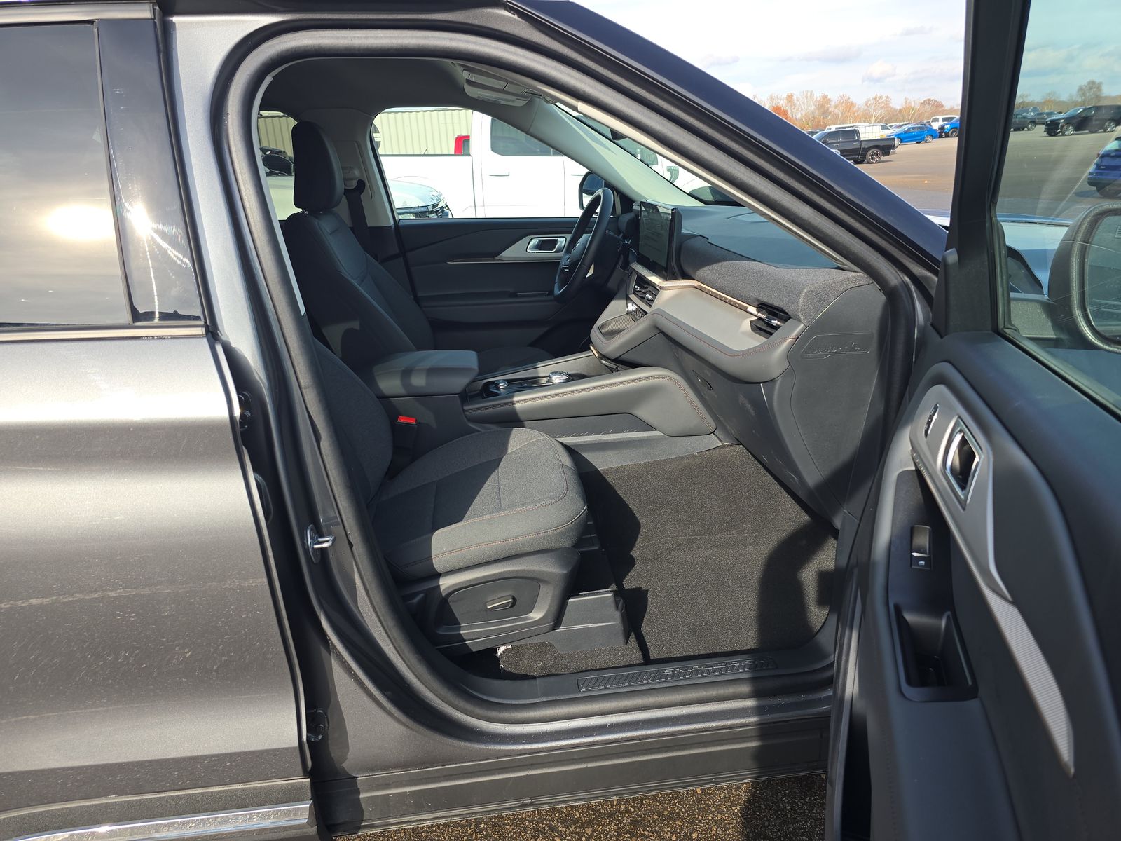 2025 Ford Explorer Active AWD