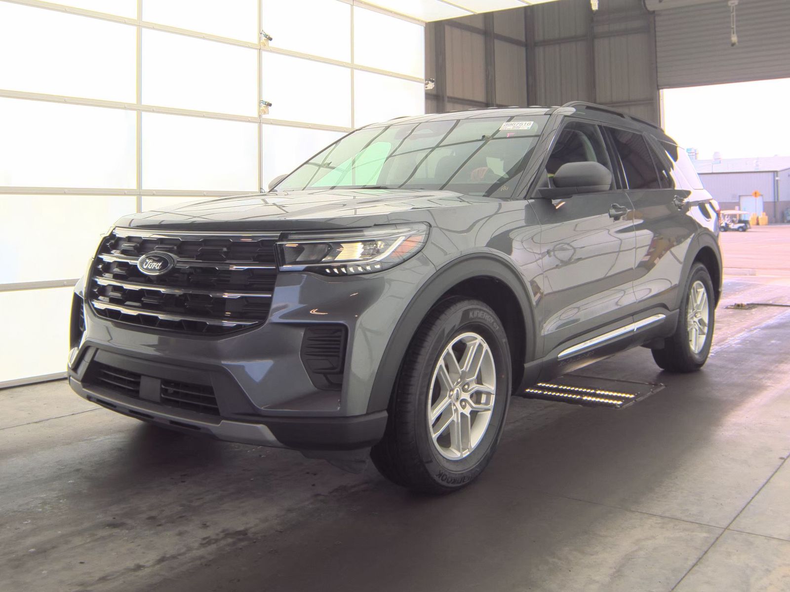 2025 Ford Explorer Active AWD