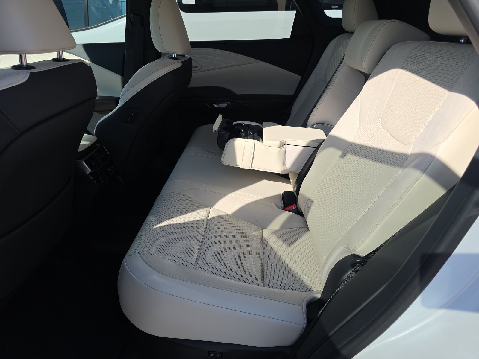 2025 Lexus RX 450h+ Luxury AWD