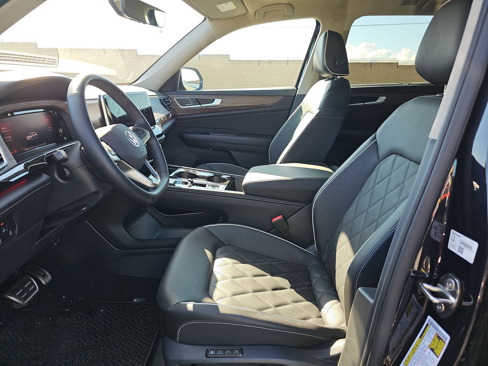 2025 Volkswagen Atlas 2.0T SEL Premium R-Line AWD