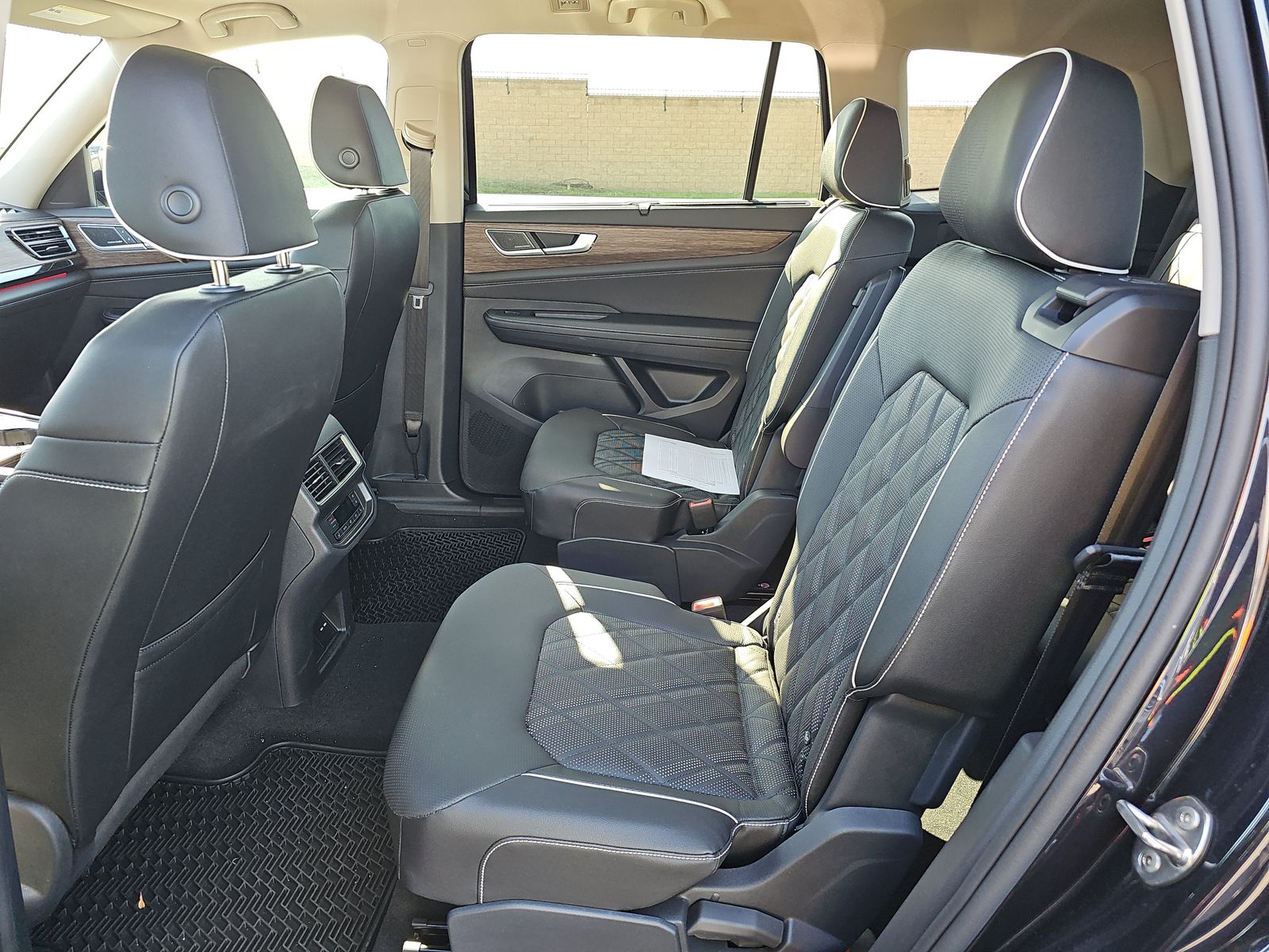 2025 Volkswagen Atlas 2.0T SEL Premium R-Line AWD