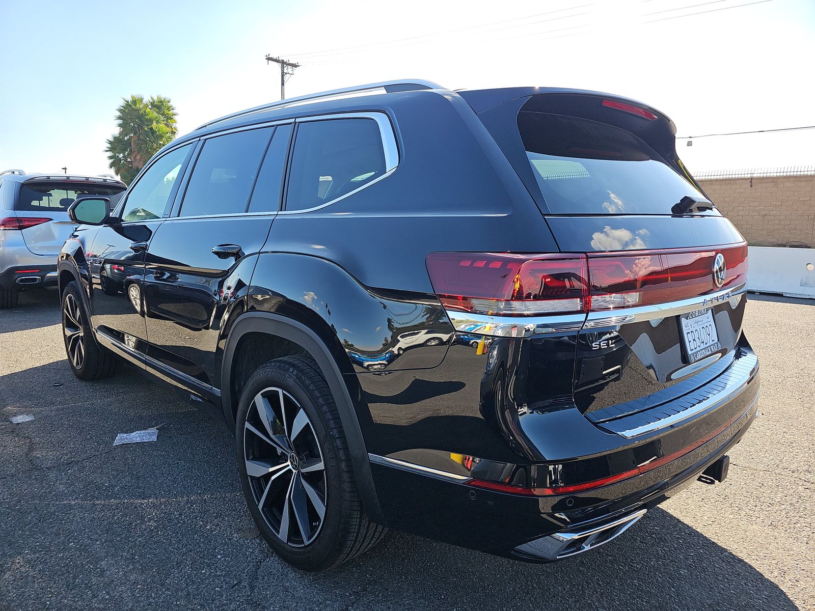 2025 Volkswagen Atlas 2.0T SEL Premium R-Line AWD