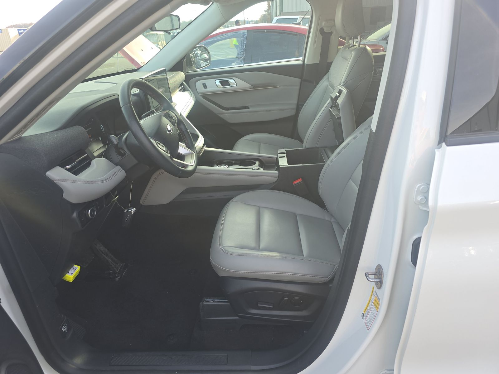 2025 Ford Explorer Active RWD