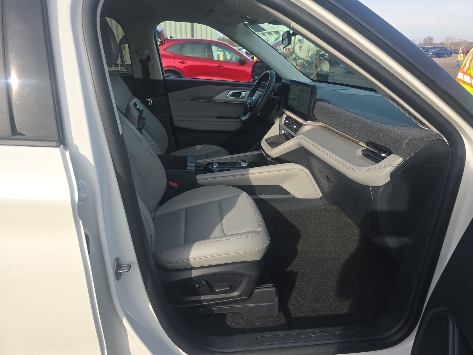 2025 Ford Explorer Active RWD