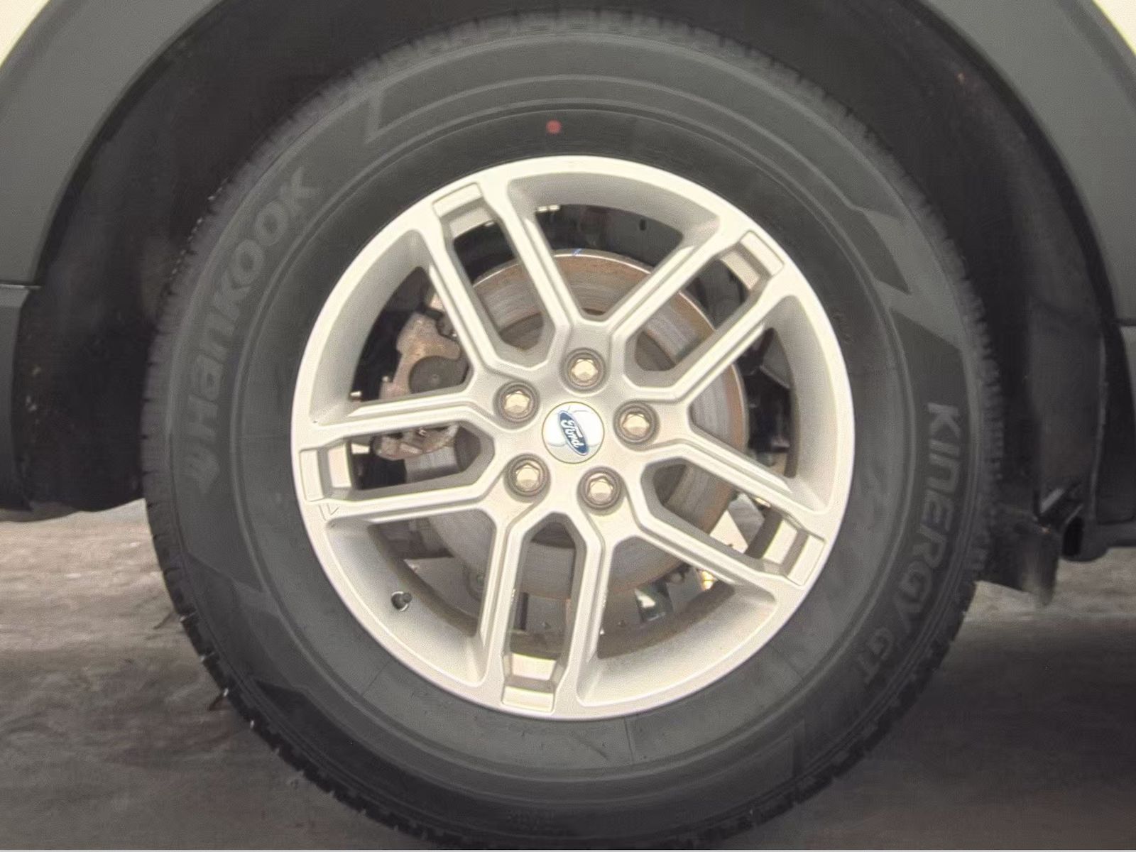 2025 Ford Explorer Active RWD