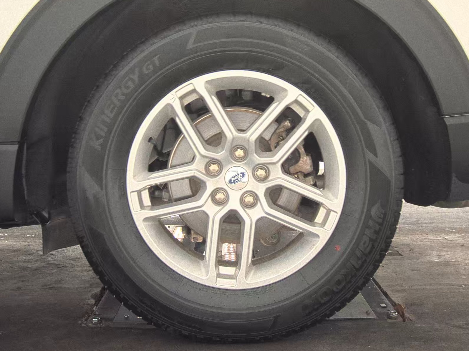 2025 Ford Explorer Active RWD