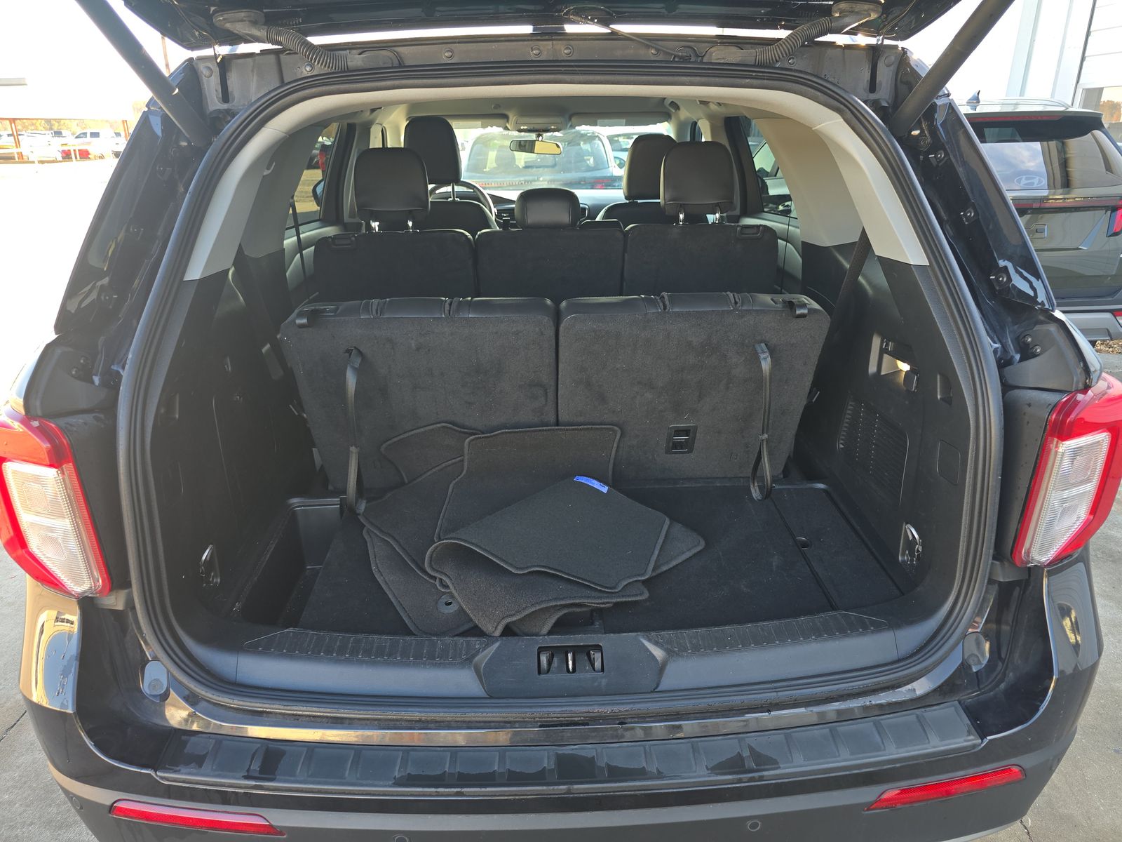 2024 Ford Explorer XLT RWD