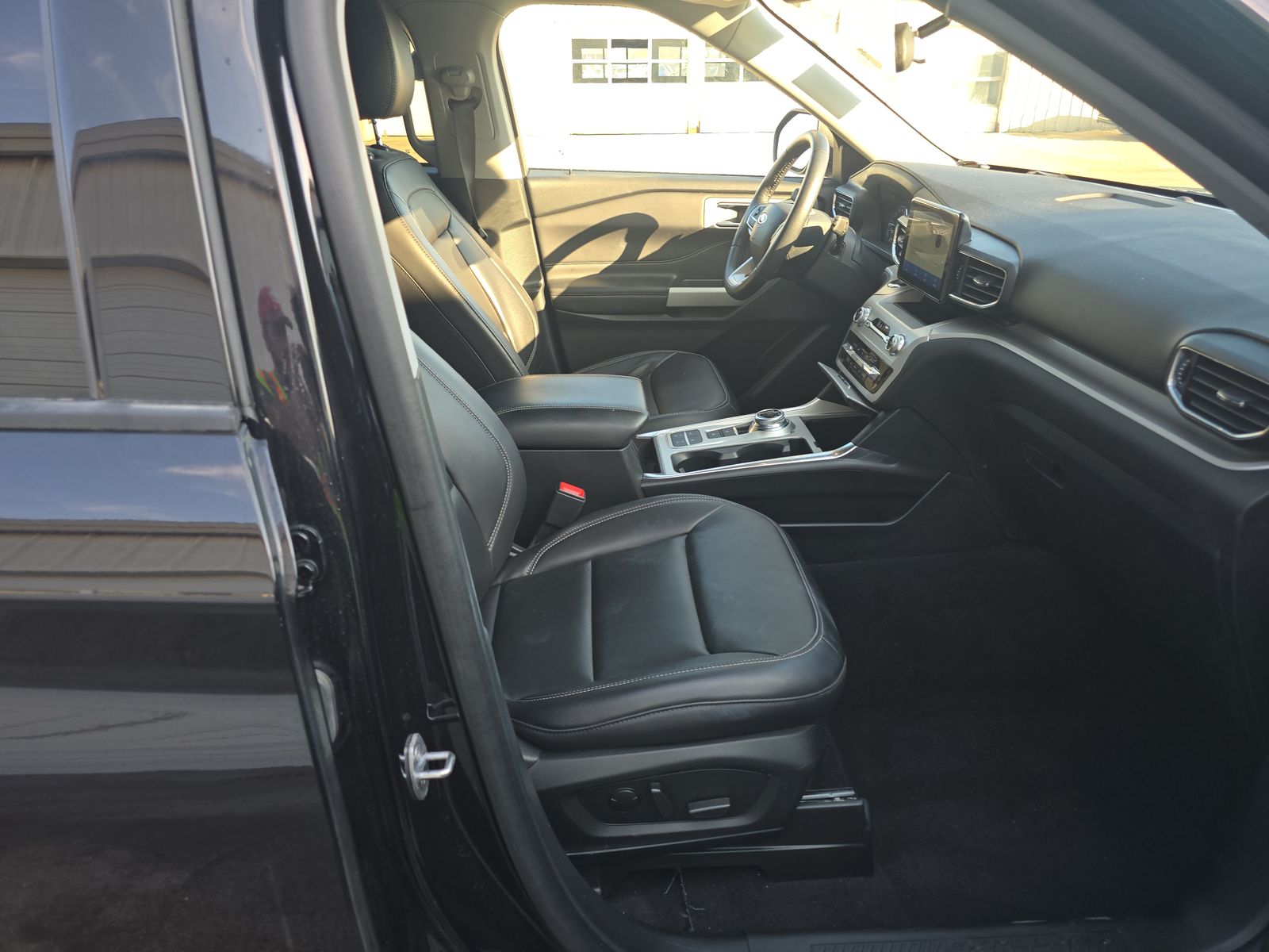 2024 Ford Explorer XLT RWD