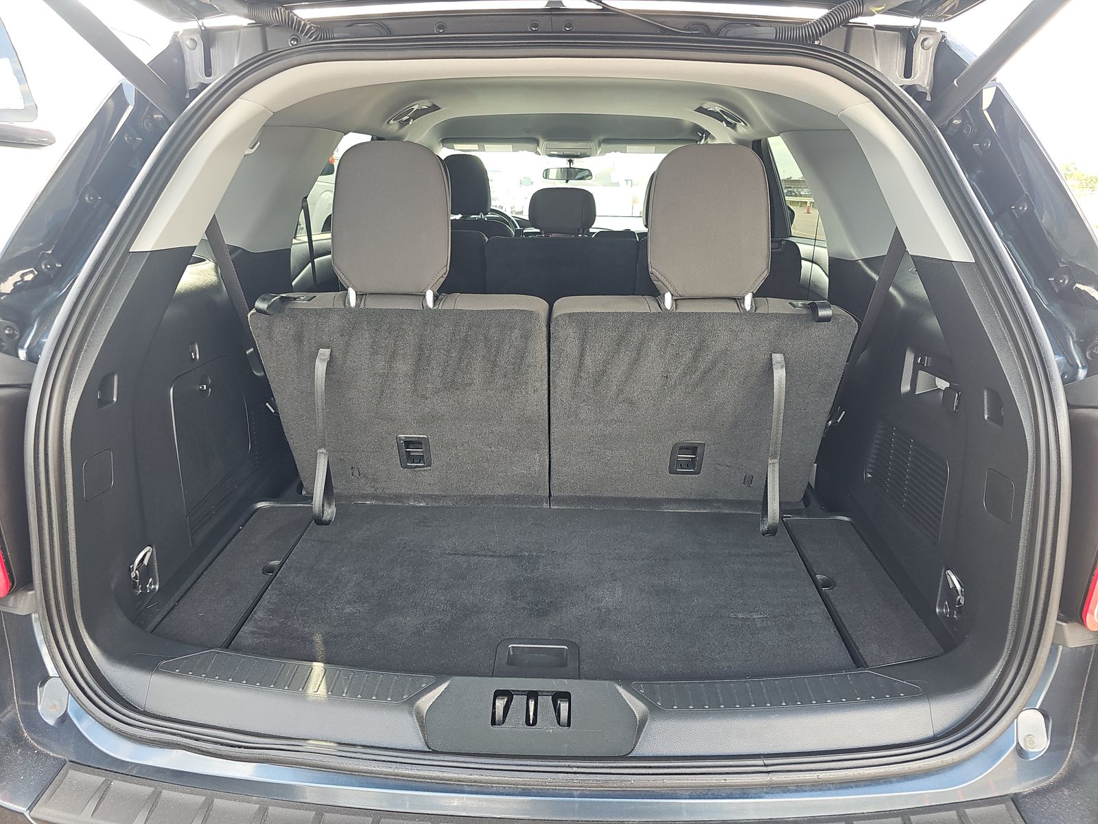 2024 Ford Explorer XLT RWD