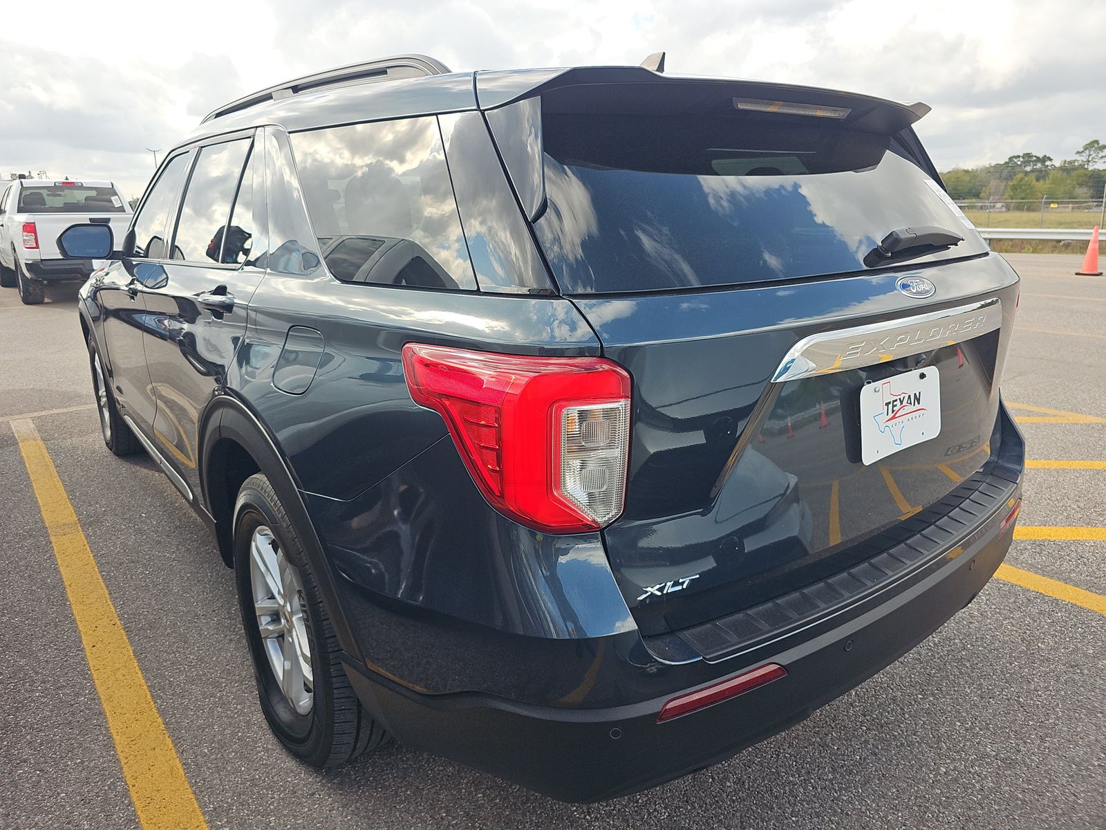 2024 Ford Explorer XLT RWD