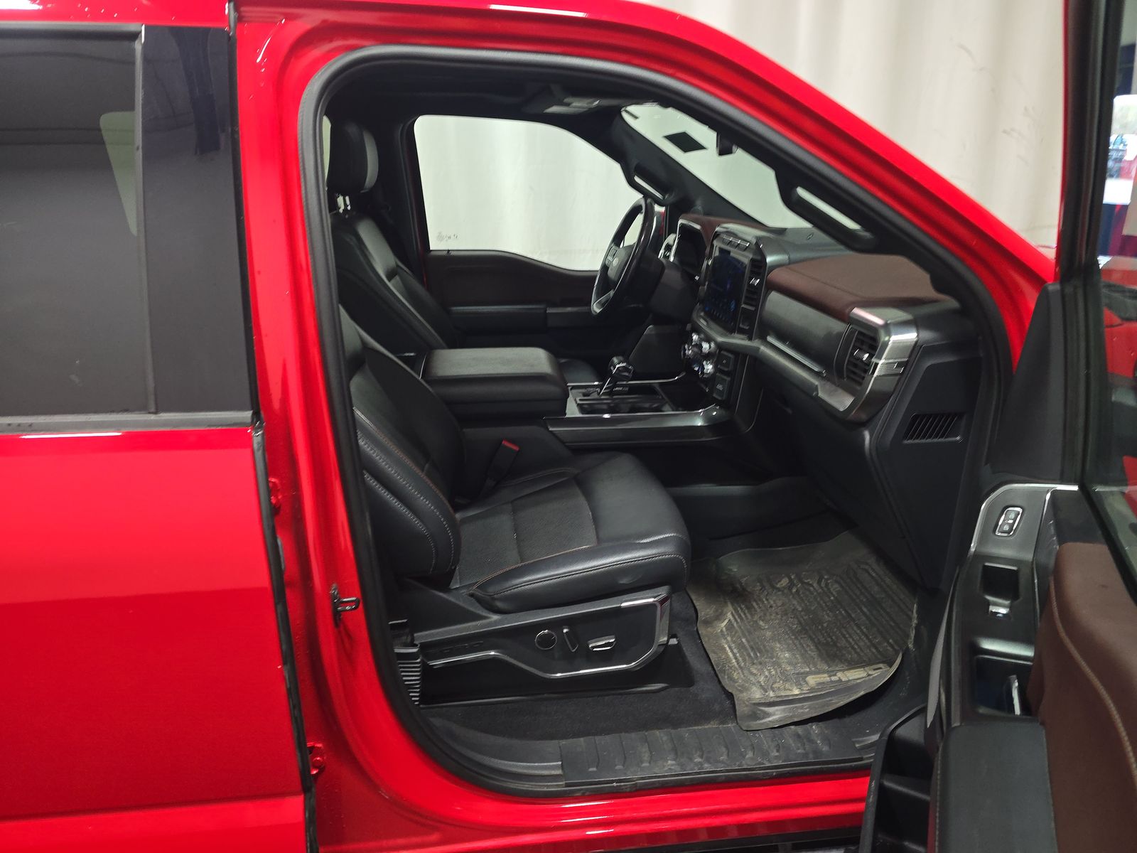 2023 Ford F-150 Lariat AWD