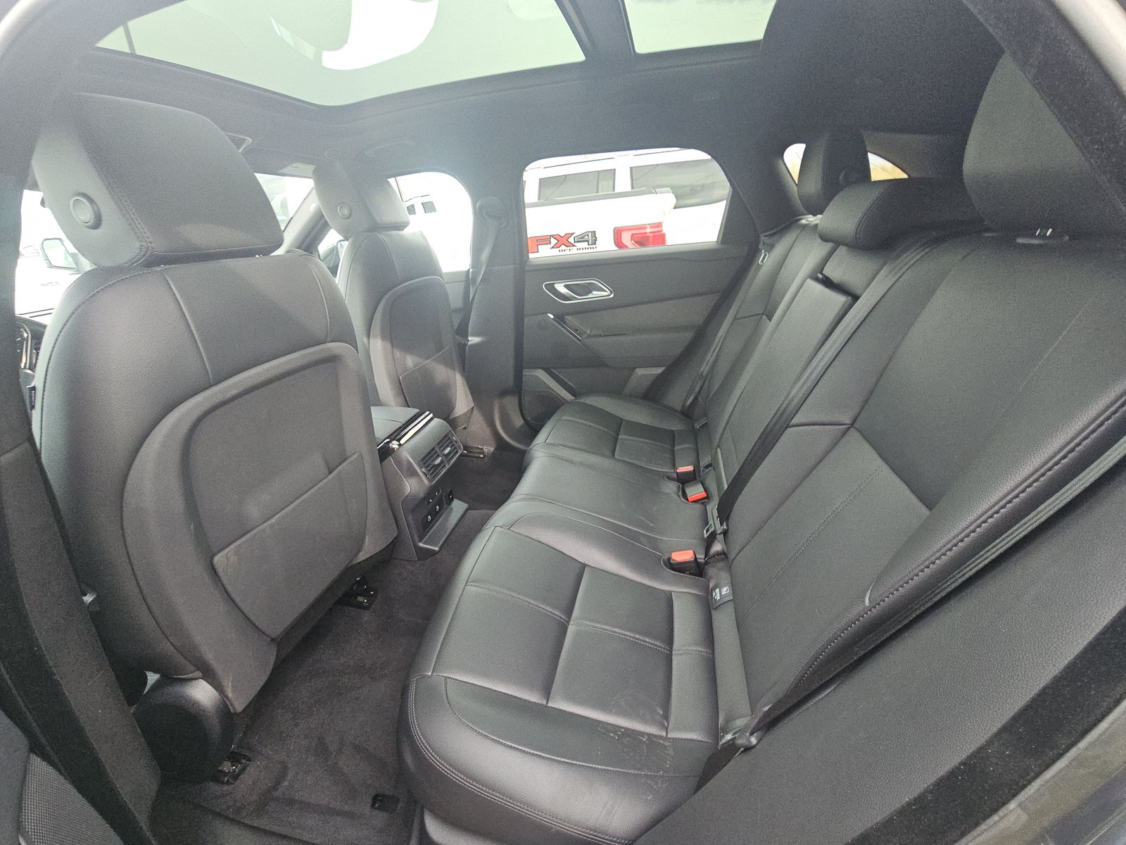 2025 Land Rover Range Rover Velar Dynamic SE AWD