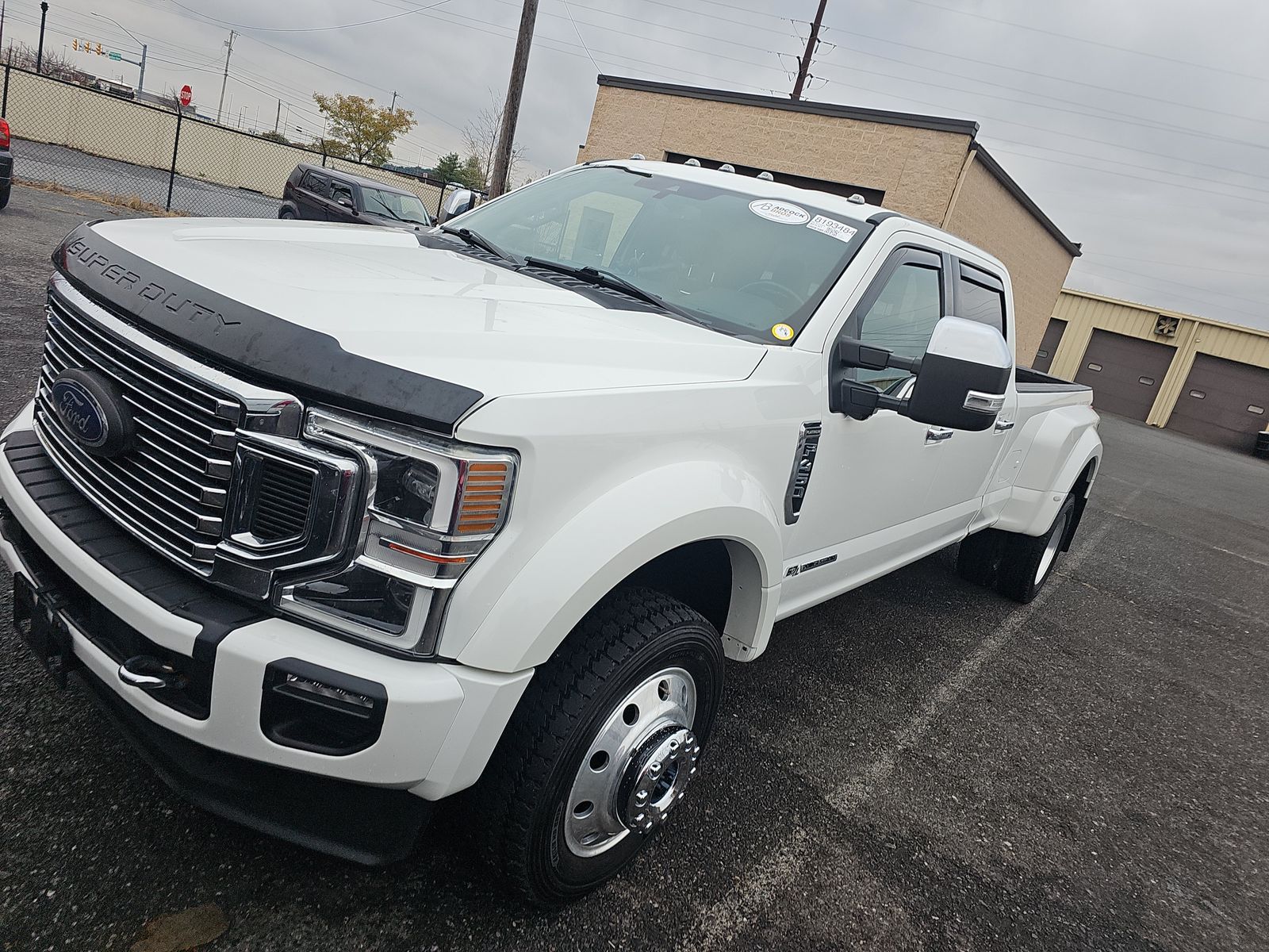 2021 Ford F-450 Super Duty Platinum's photo
