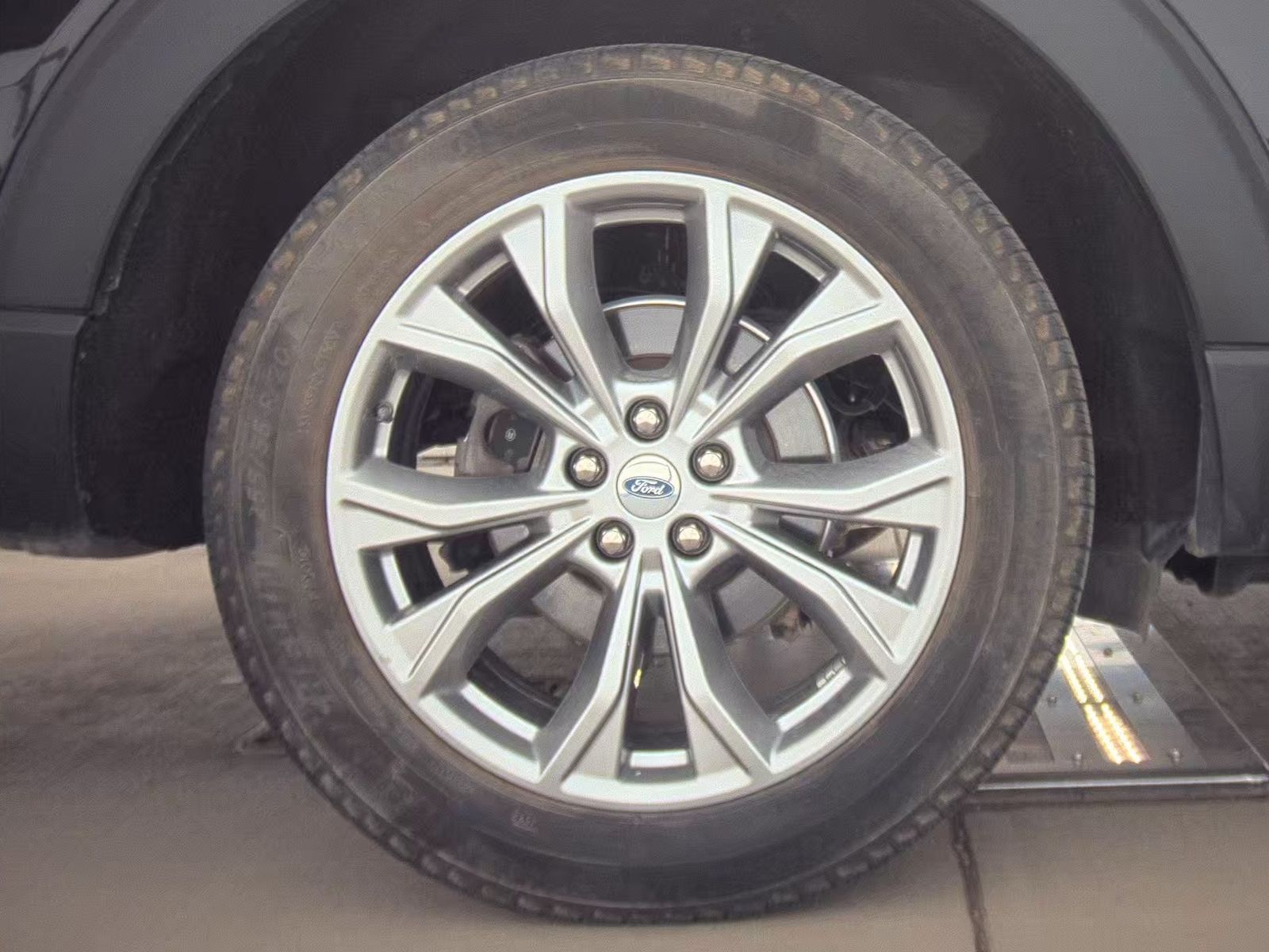 2023 Ford Explorer XLT AWD