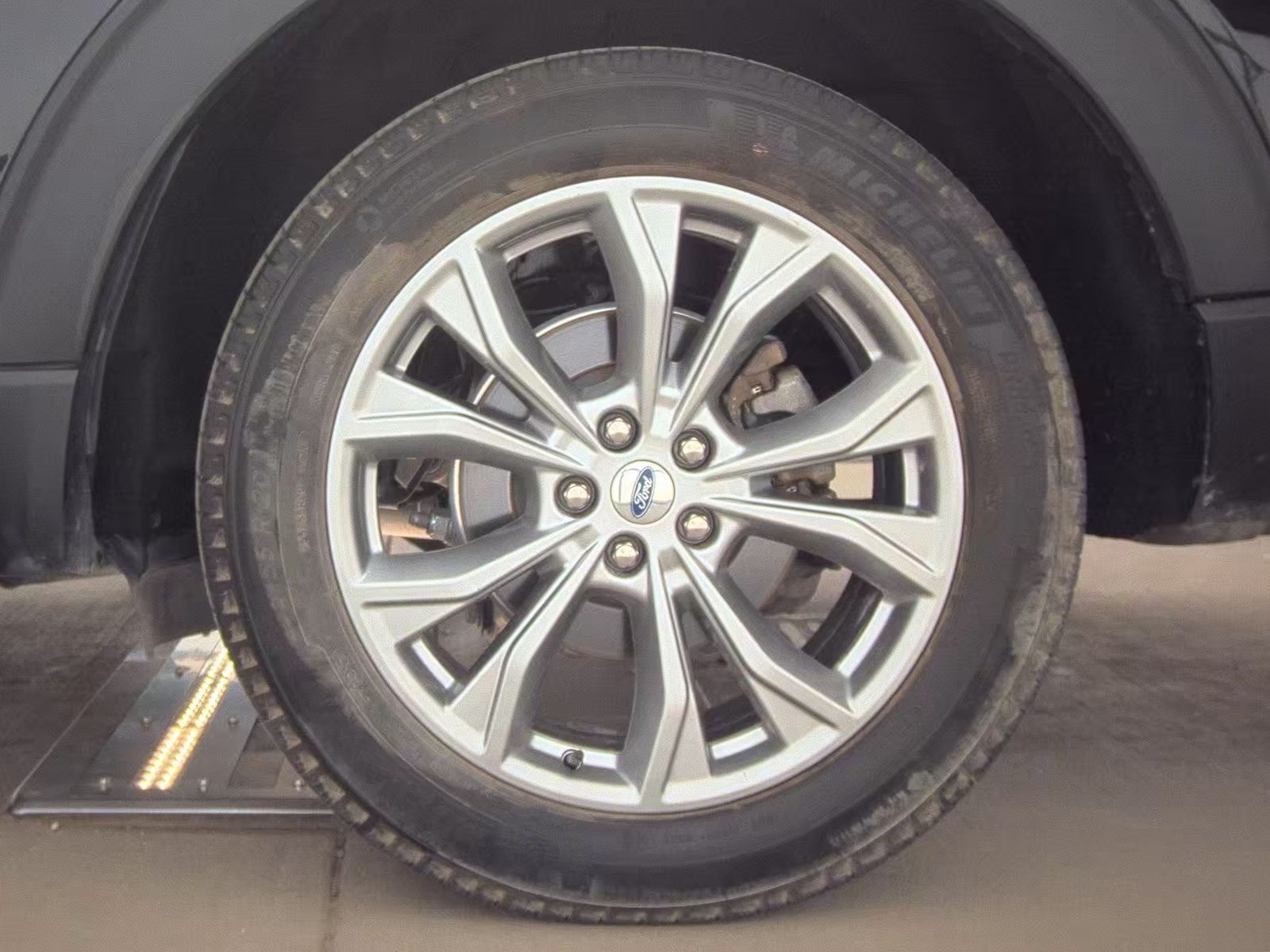 2023 Ford Explorer XLT AWD