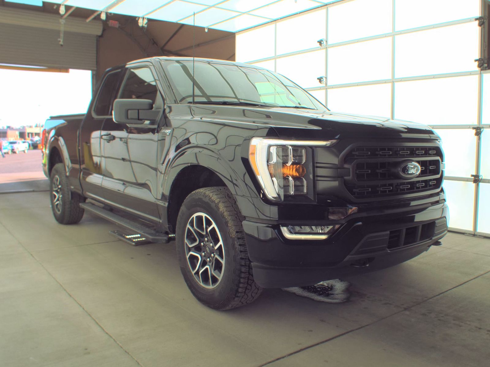 2023 Ford F-150 XLT AWD