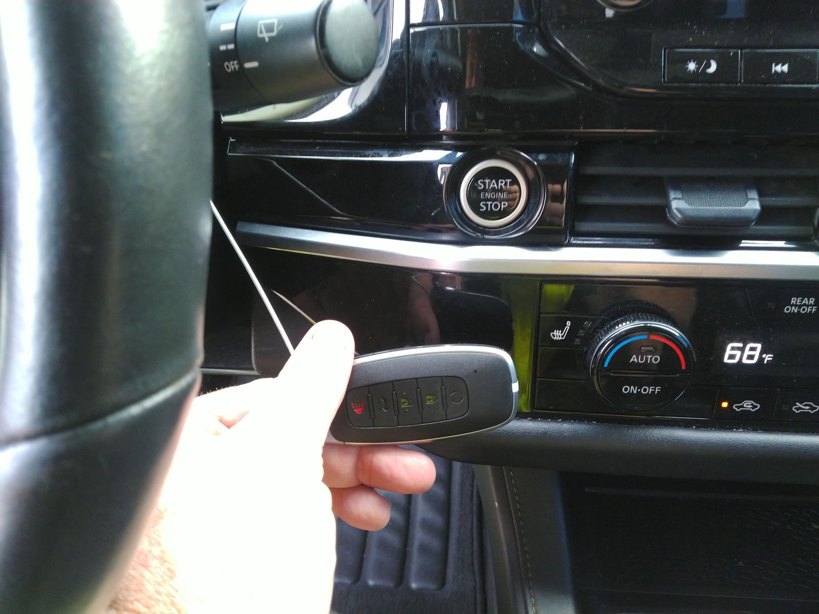 2024 Nissan Pathfinder SL FWD