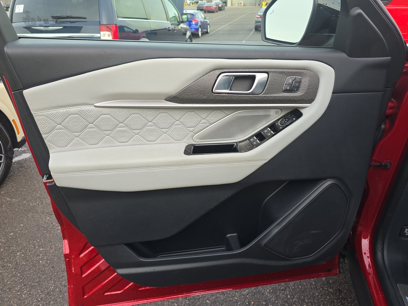 2025 Ford Explorer Platinum RWD