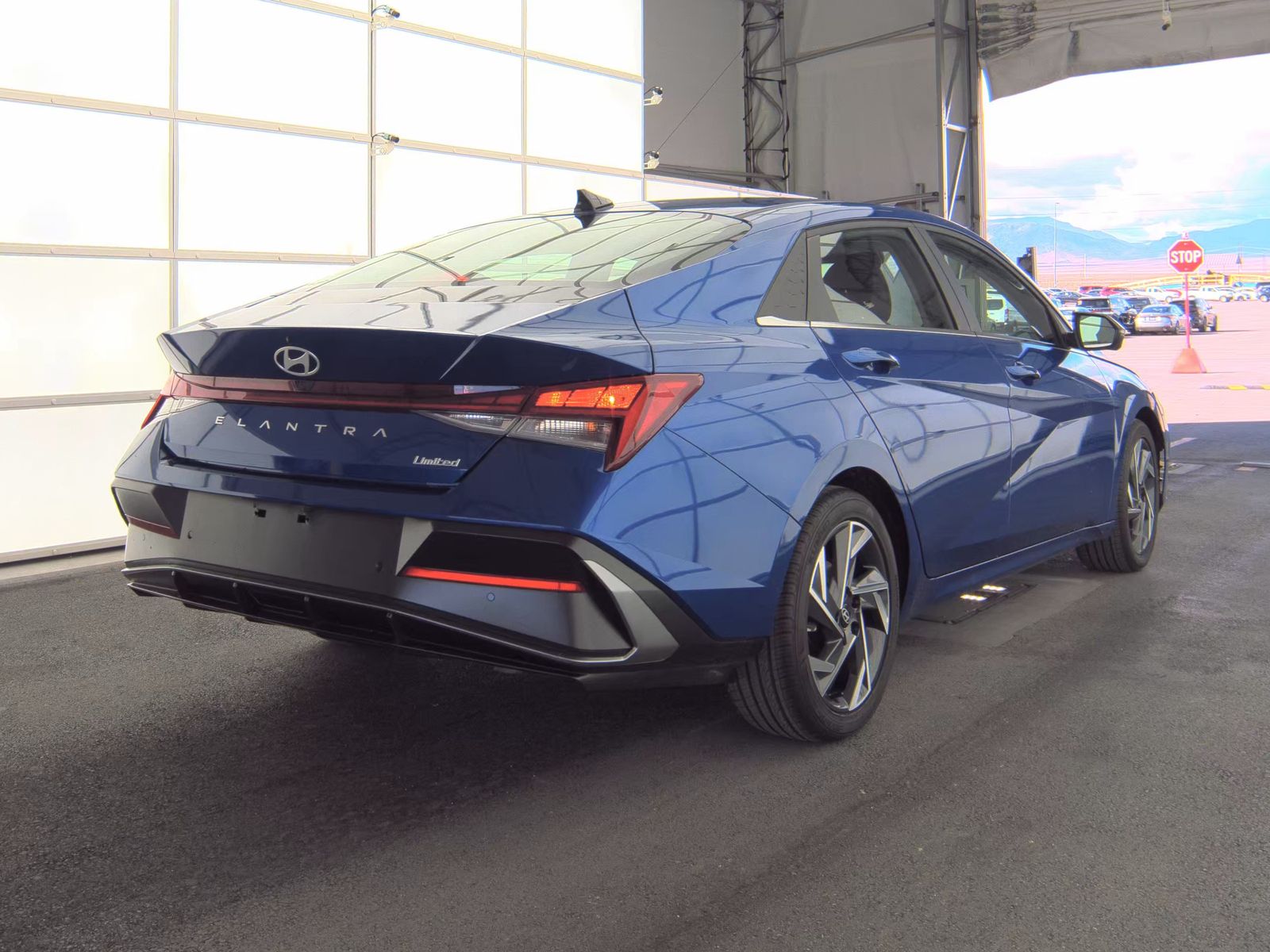 2024 Hyundai Elantra Limited FWD