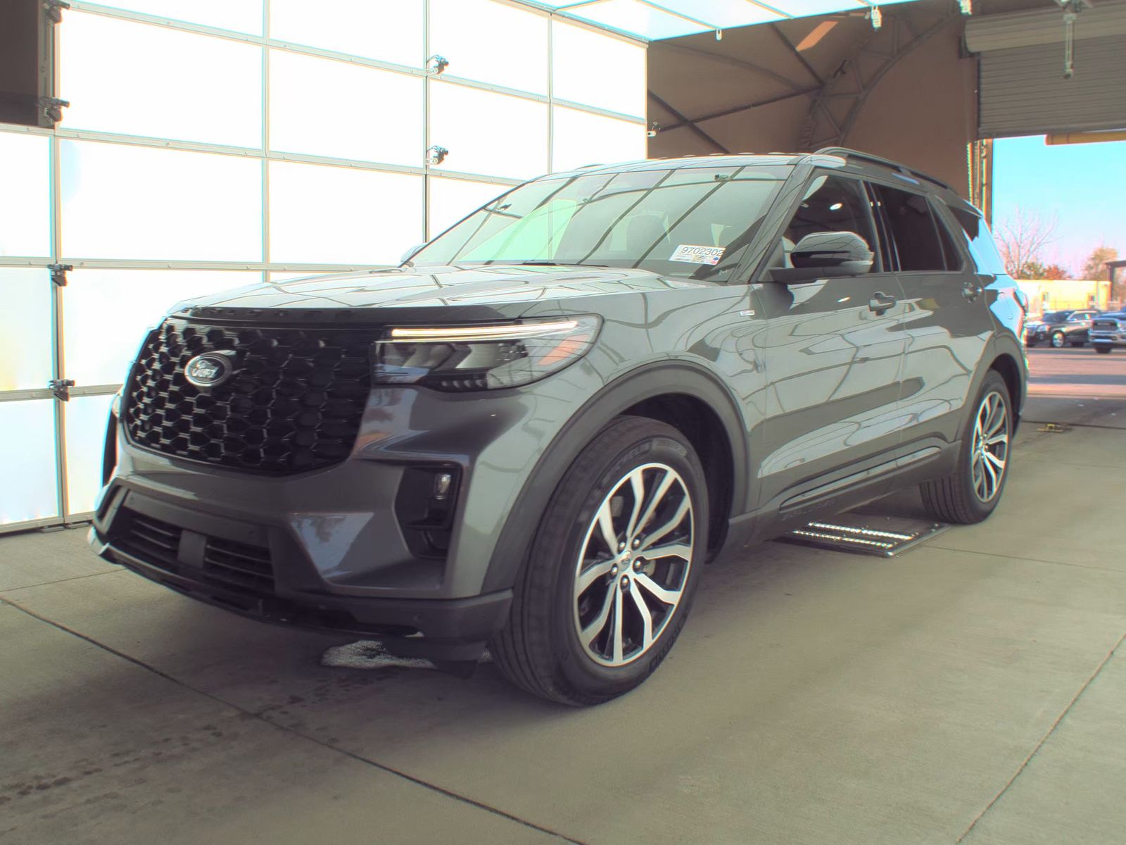 2025 Ford Explorer ST-Line RWD