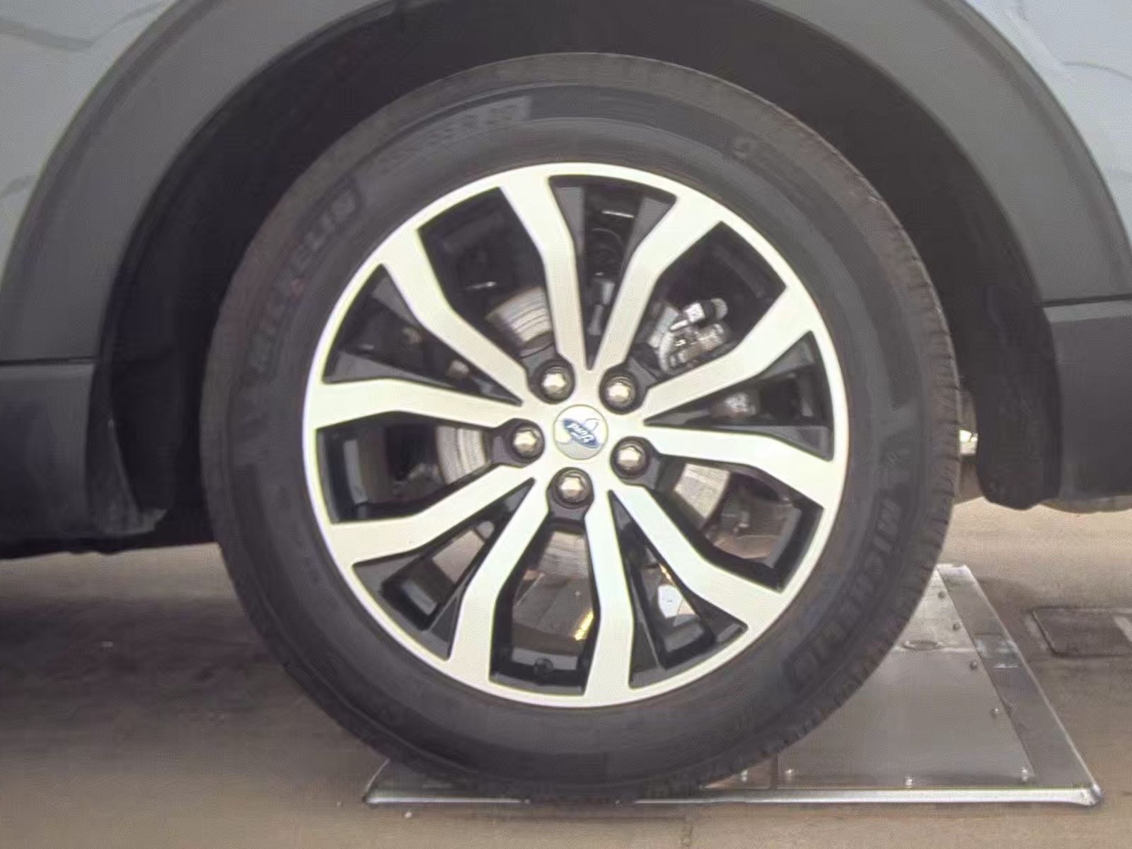 2025 Ford Explorer ST-Line RWD