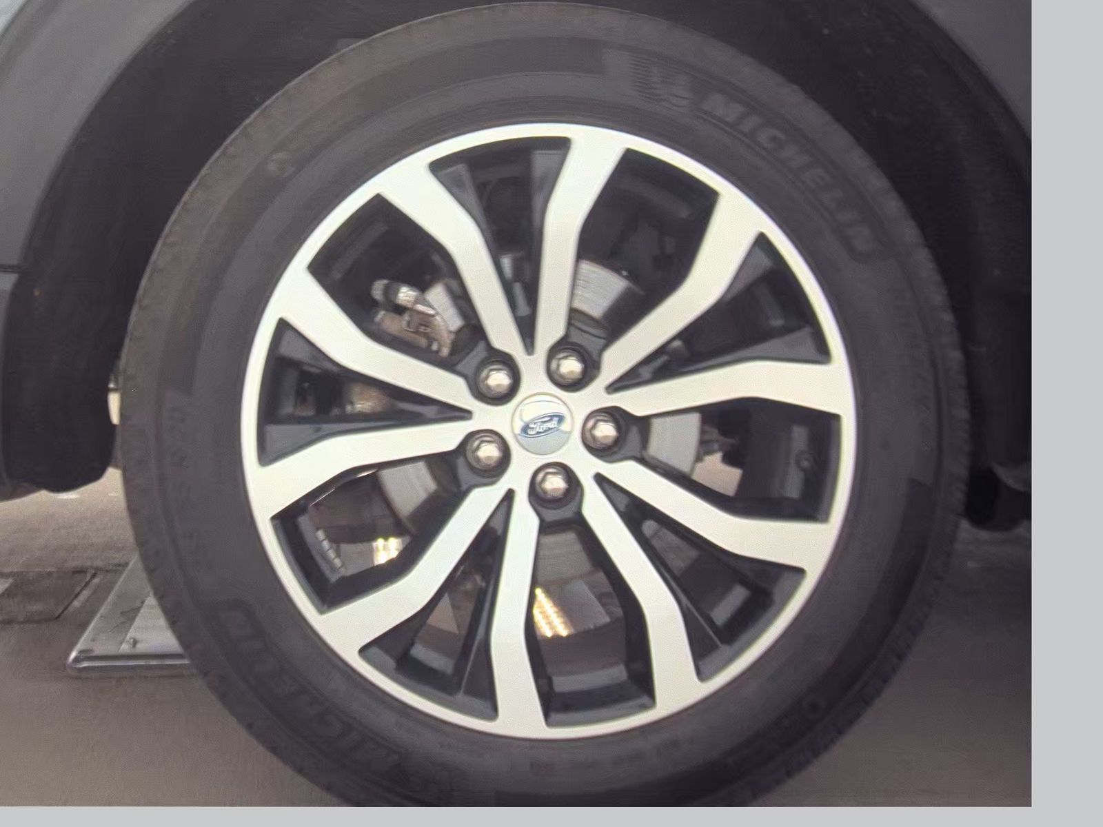 2025 Ford Explorer ST-Line RWD