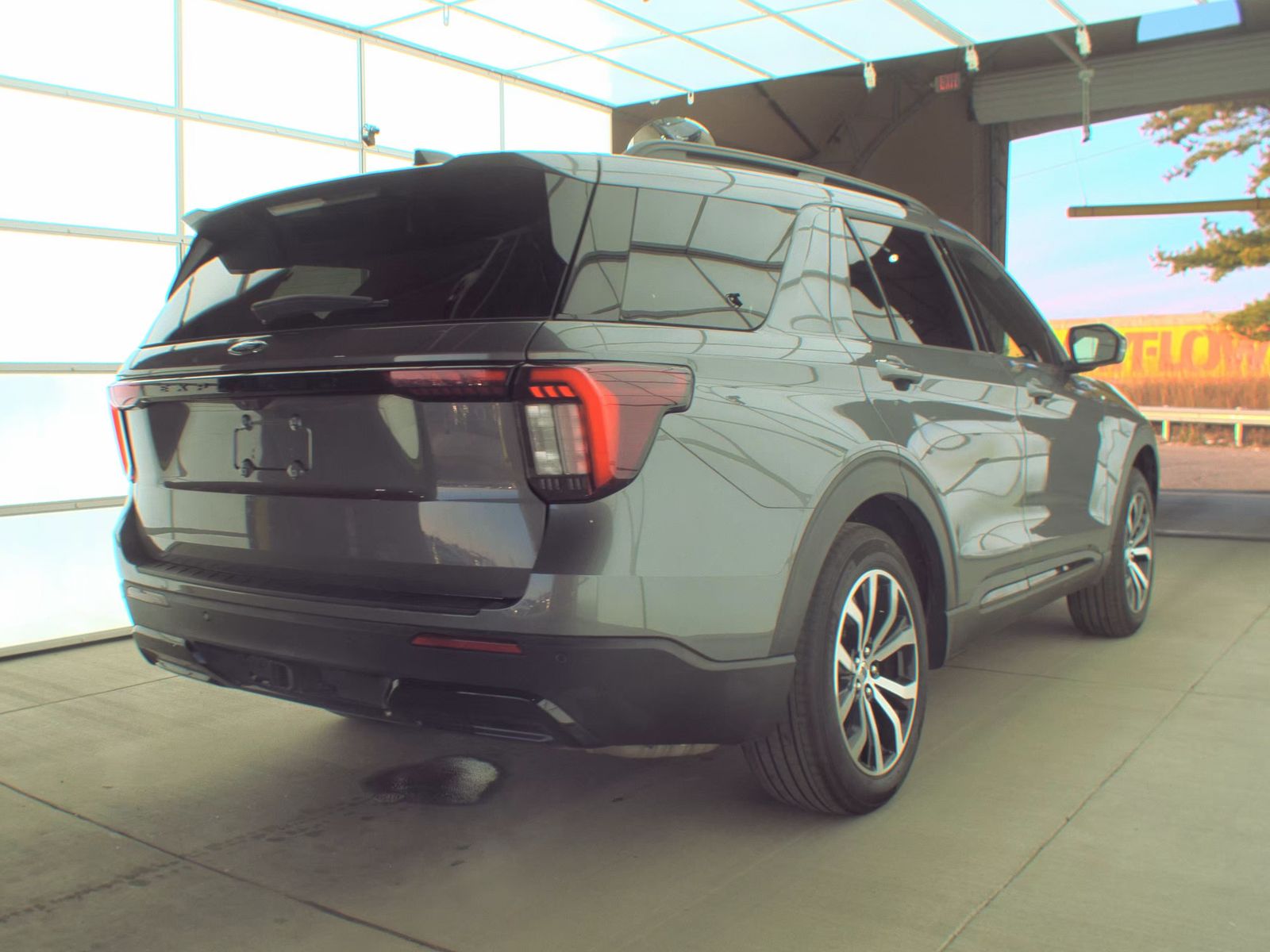 2025 Ford Explorer ST-Line RWD