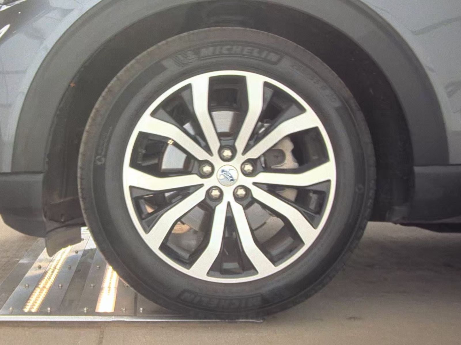 2025 Ford Explorer ST-Line RWD