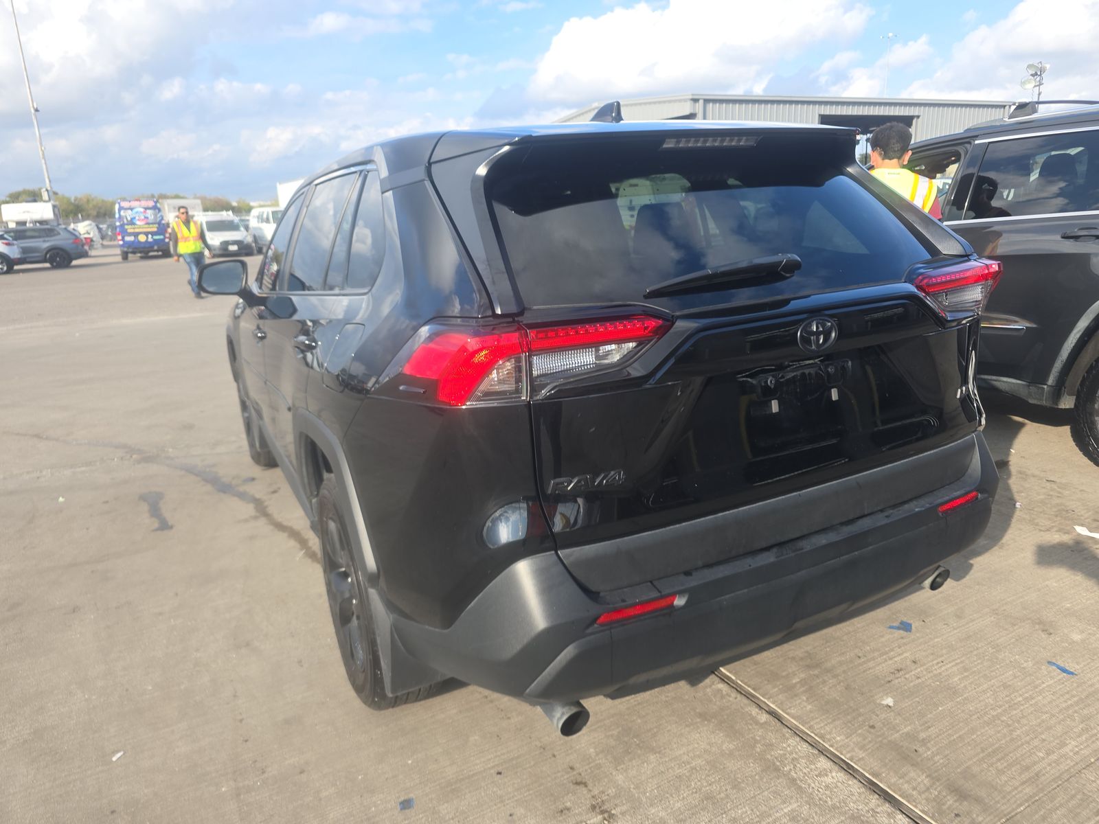 2024 Toyota RAV4 LE FWD